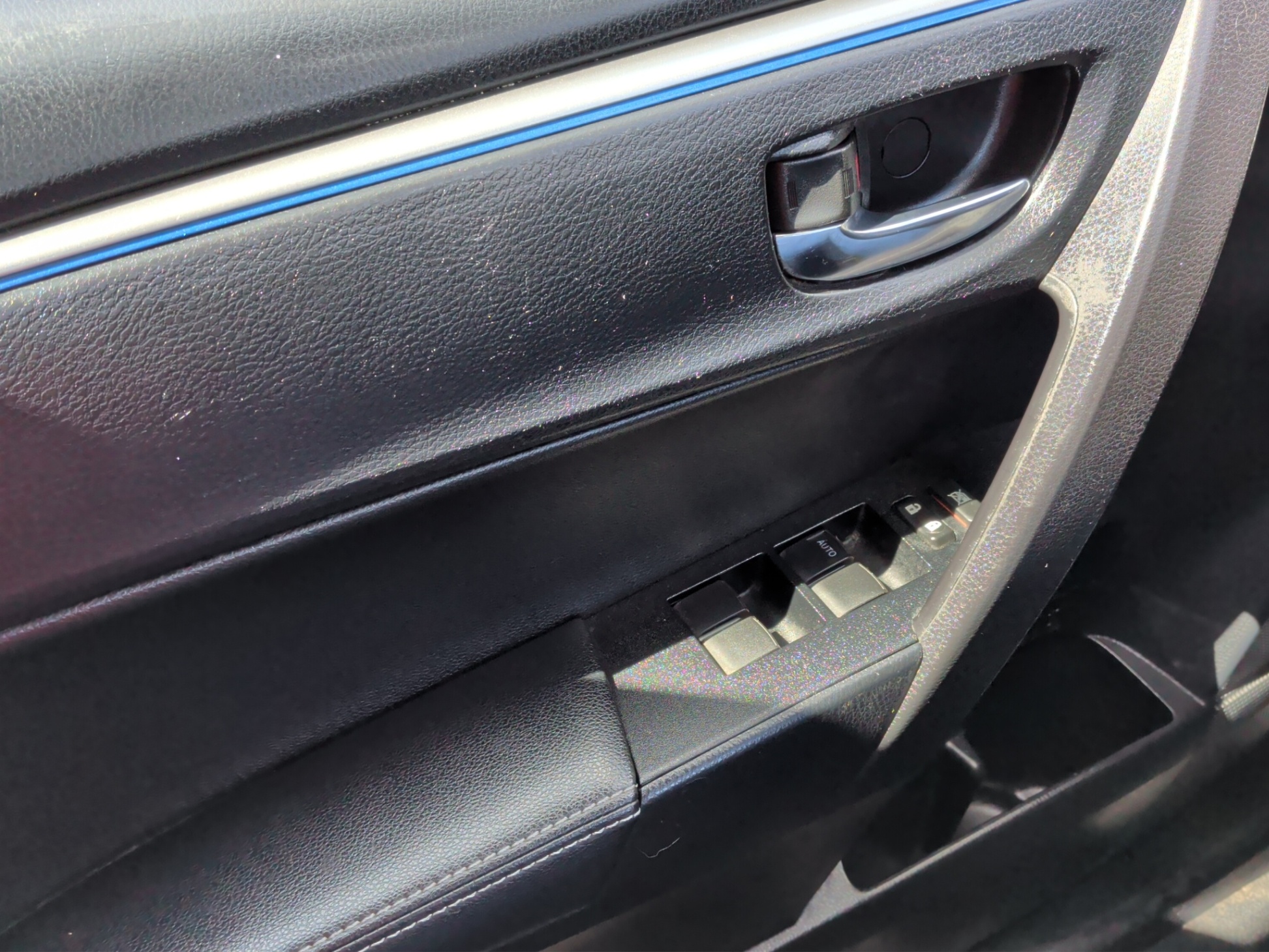 /kingsautoltd/2015-Toyota-Corolla-26877241481468905.jpg