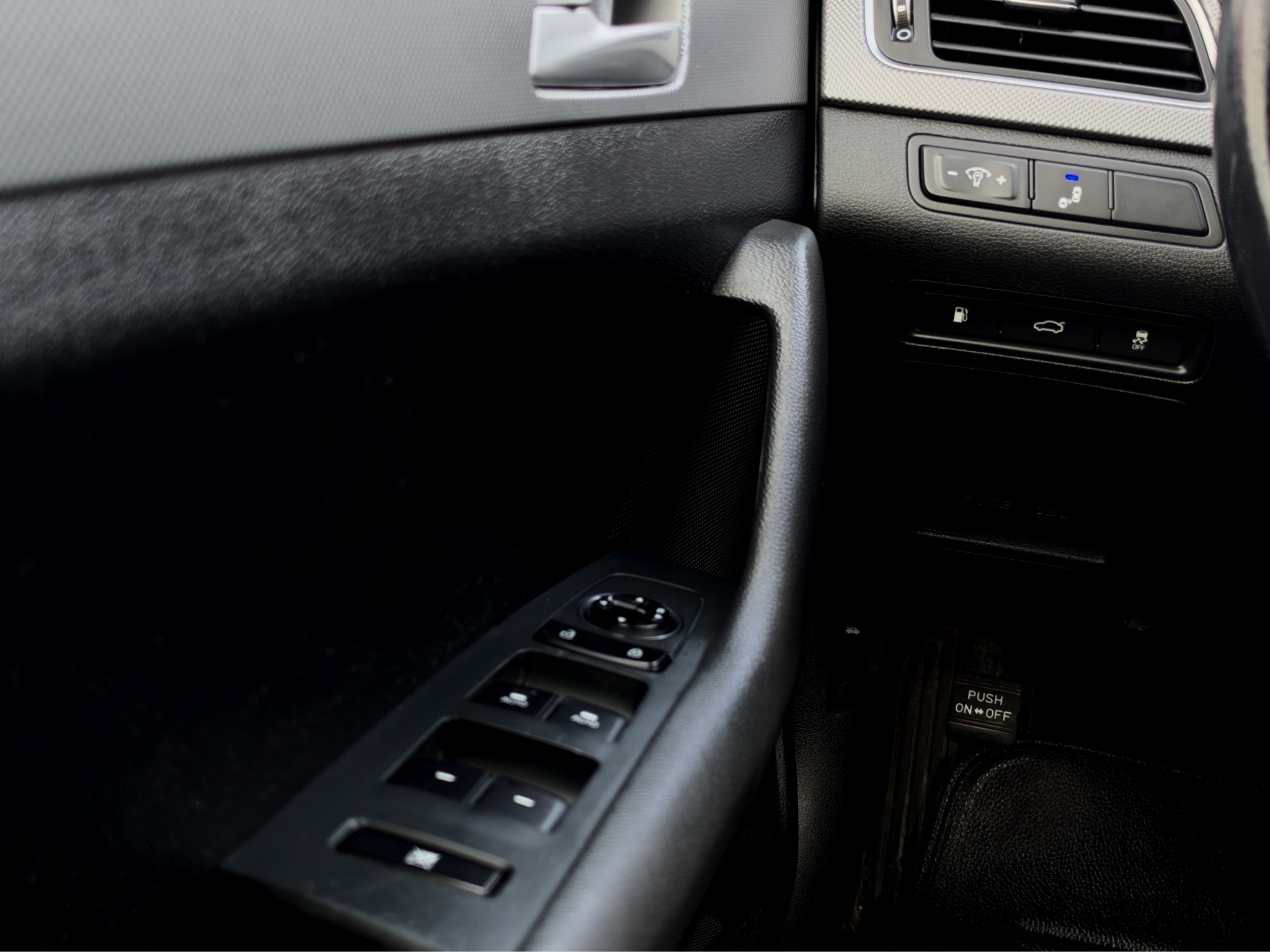 /kingsautoltd/2016-Hyundai-Sonata-28672116380998514.jpg