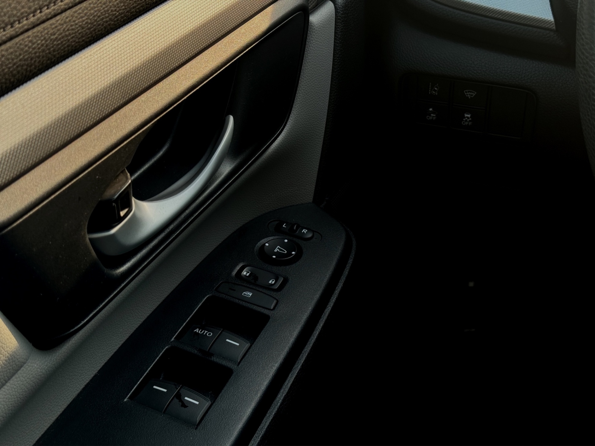 /kingsautoltd/2017-Honda-CR-V-7165379822640738.jpg