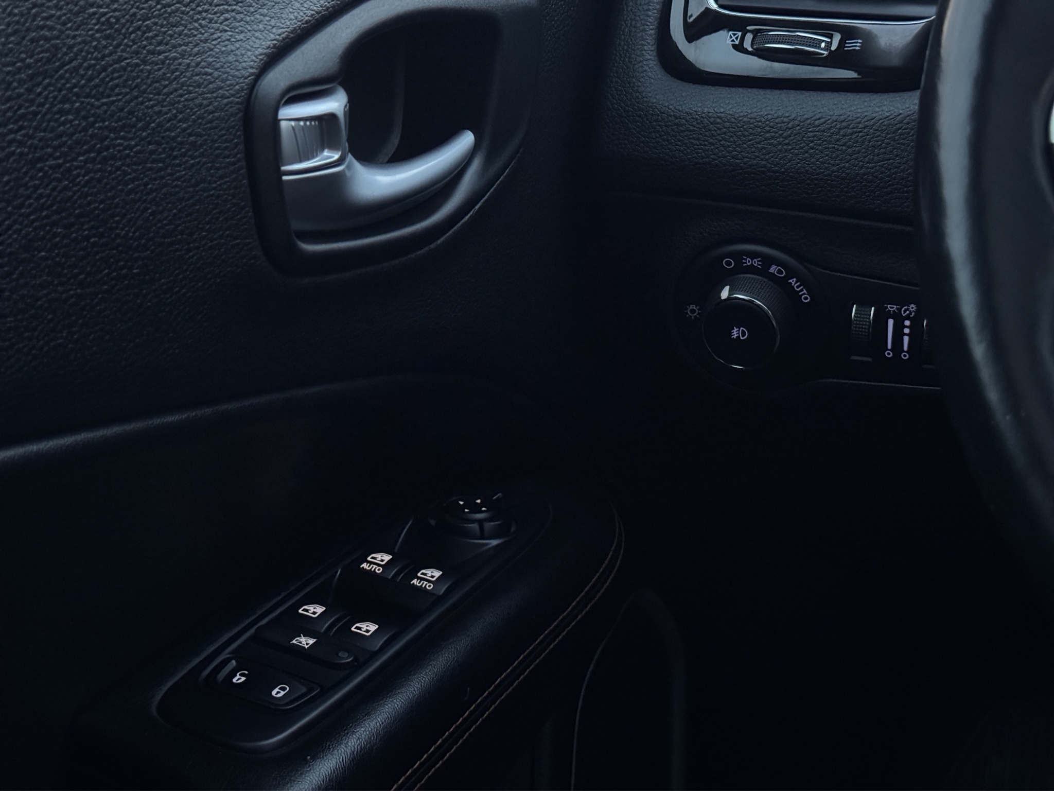 /kingsautoltd/2018-Jeep-Compass-09436607570971556.jpg