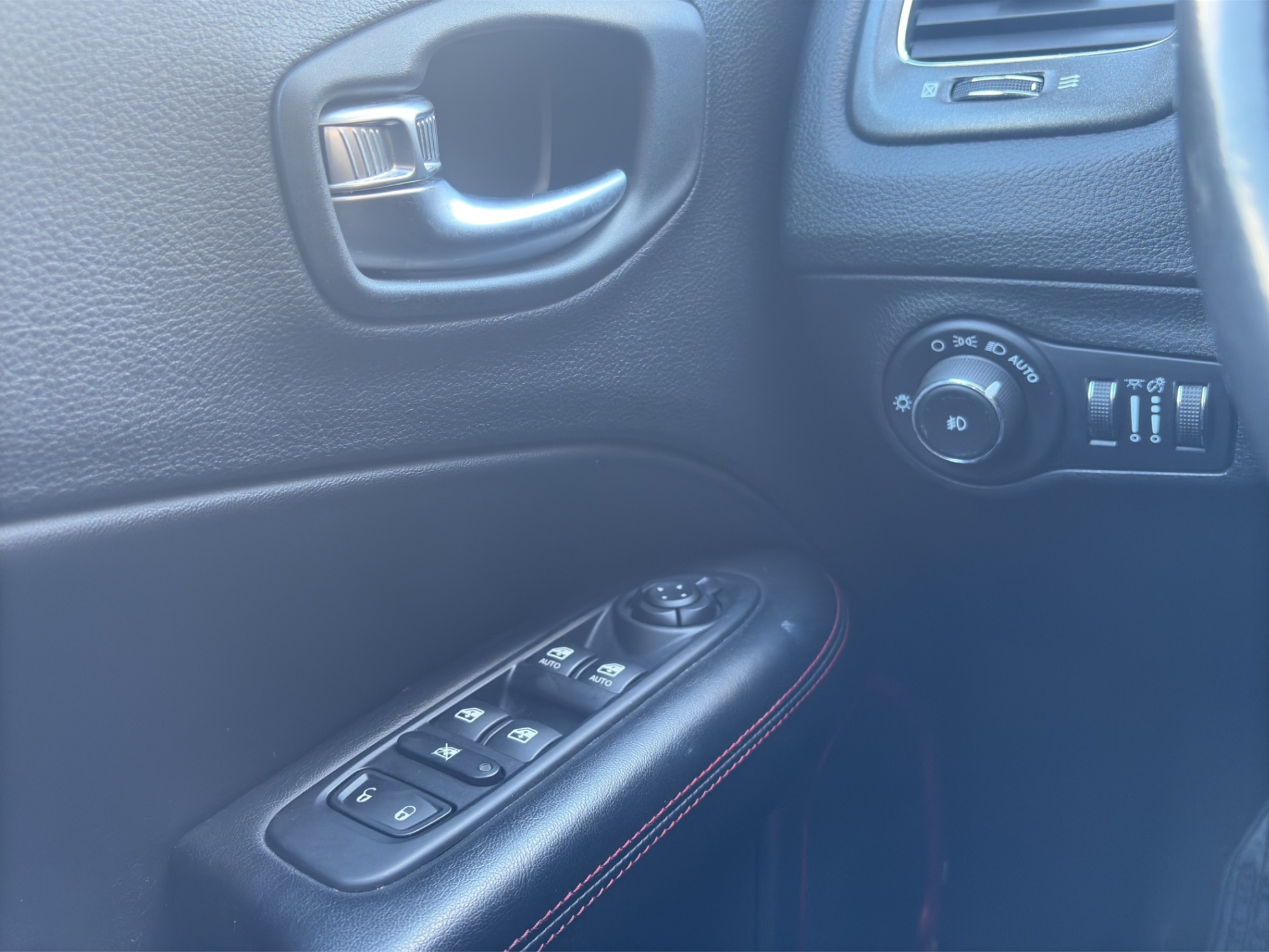 /kingsautoltd/2021-Jeep-Compass-5434057938976693.jpg