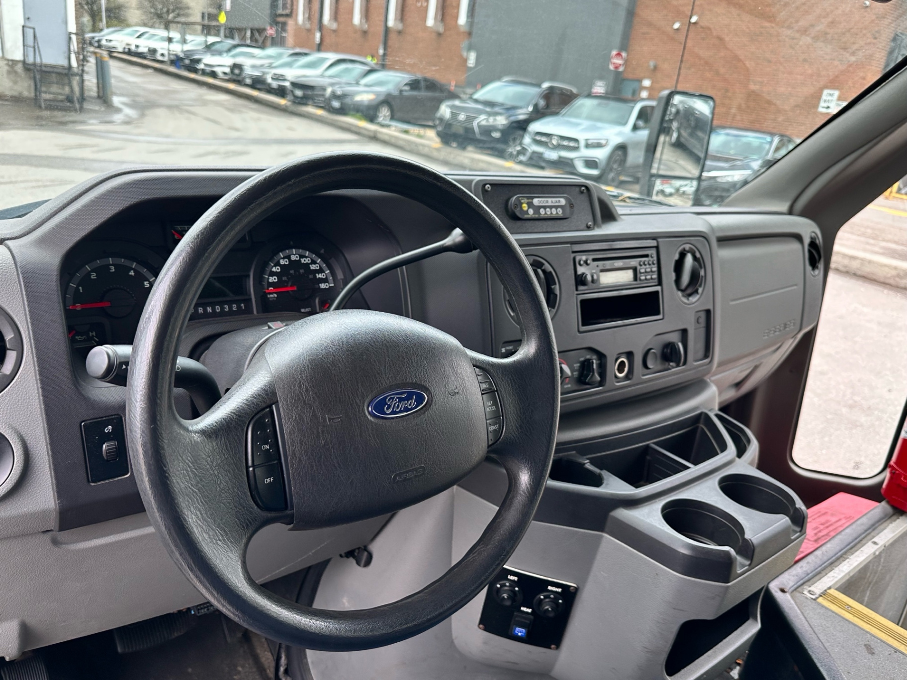 /klautosales/2012-Ford-EconolineCutaway-6150225994149685.jpg