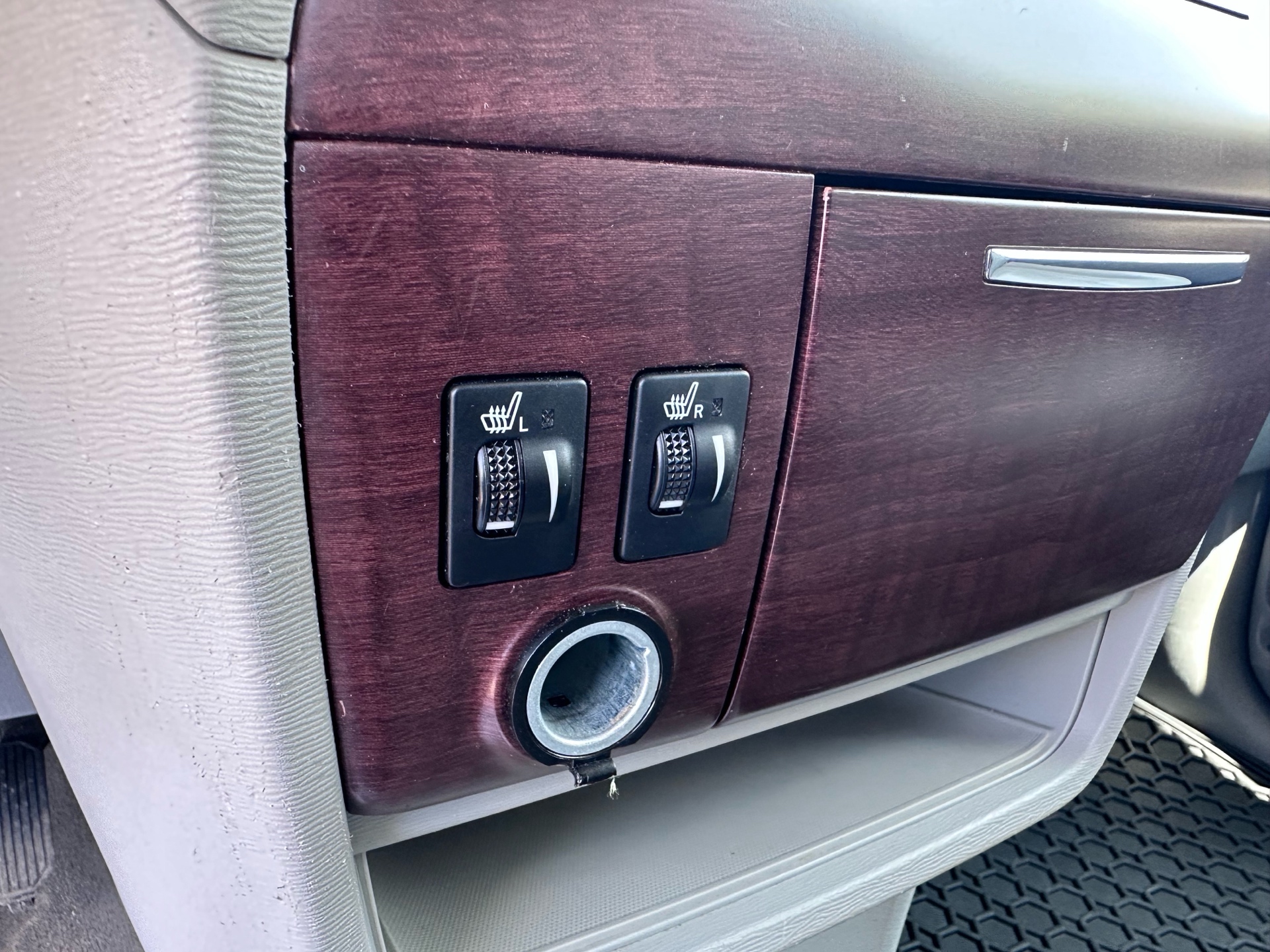 /klautosales/2012-Toyota-Sienna-12188982652876224.jpg