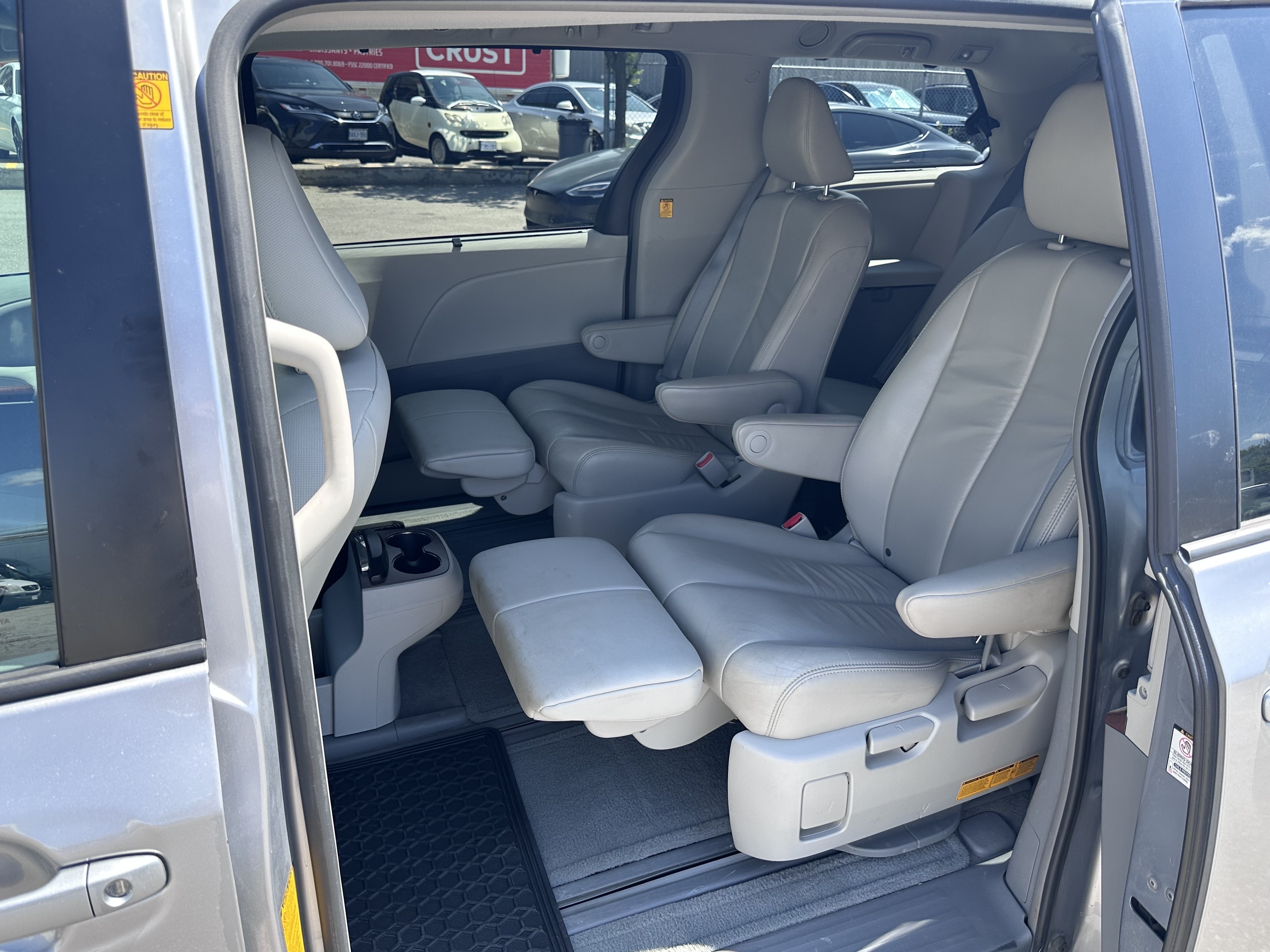 /klautosales/2012-Toyota-Sienna-21805981870738922.jpg