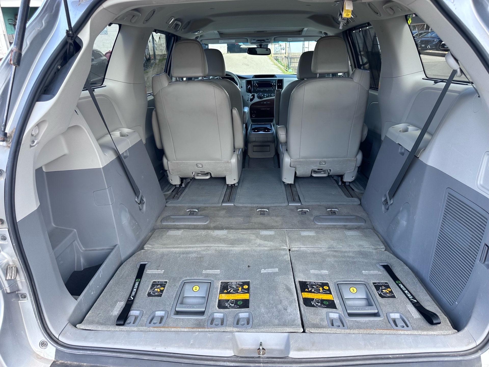/klautosales/2012-Toyota-Sienna-3218483877771239.jpg