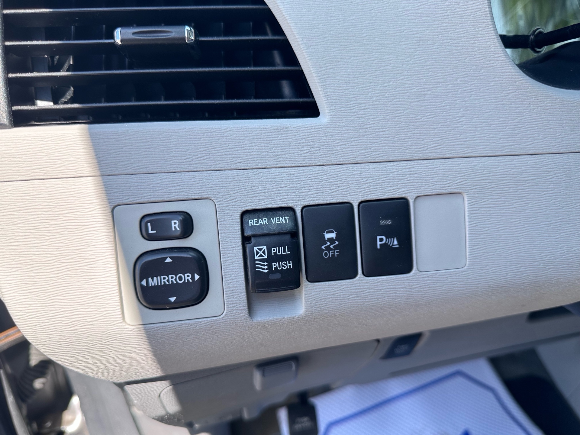 /klautosales/2012-Toyota-Sienna-33701751920092393.jpg