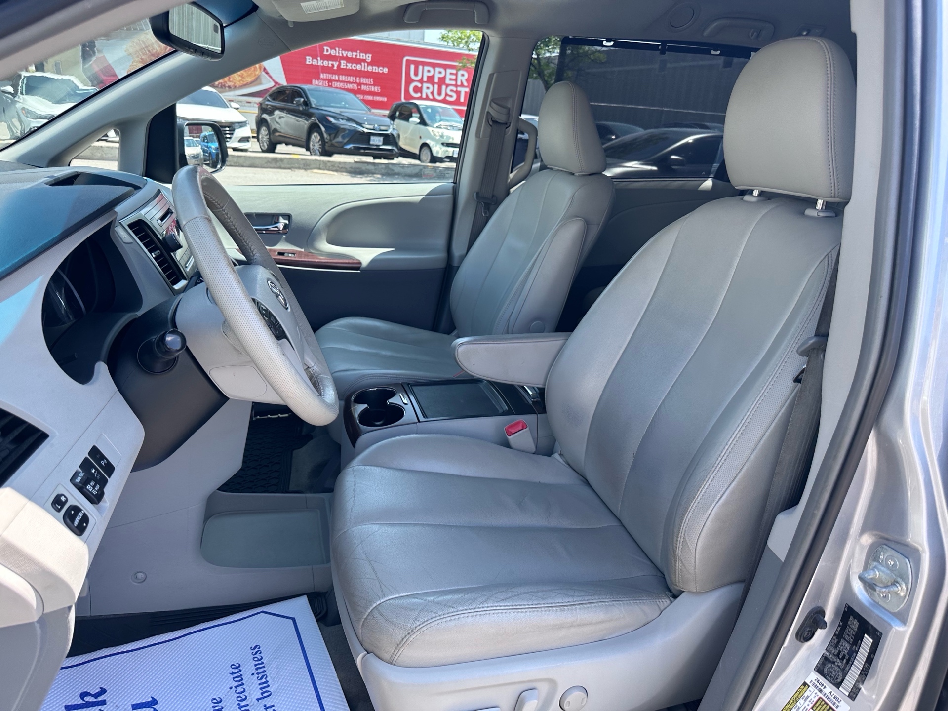 /klautosales/2012-Toyota-Sienna-515588881805938.jpg