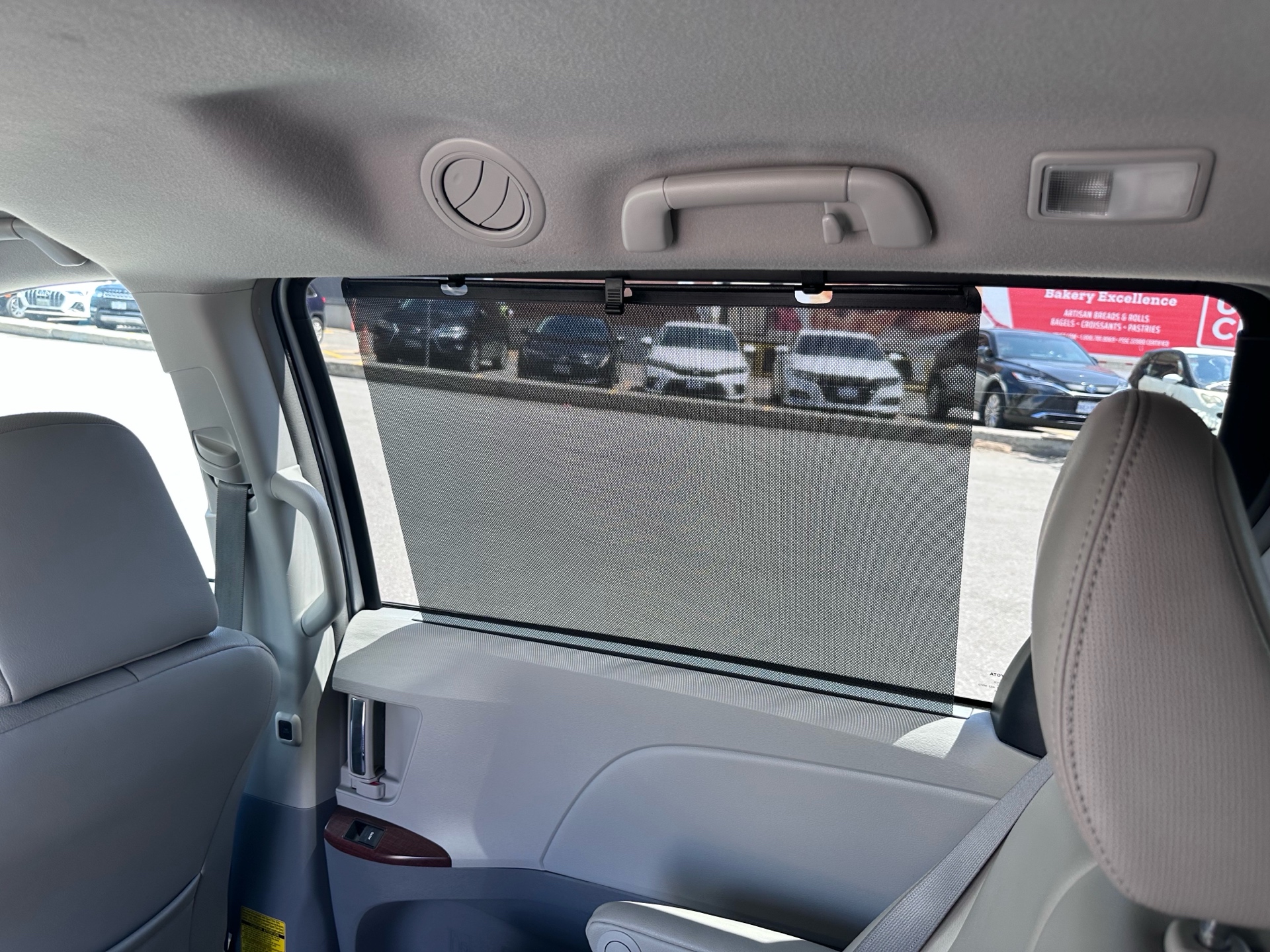 /klautosales/2012-Toyota-Sienna-8158715883452732.jpg