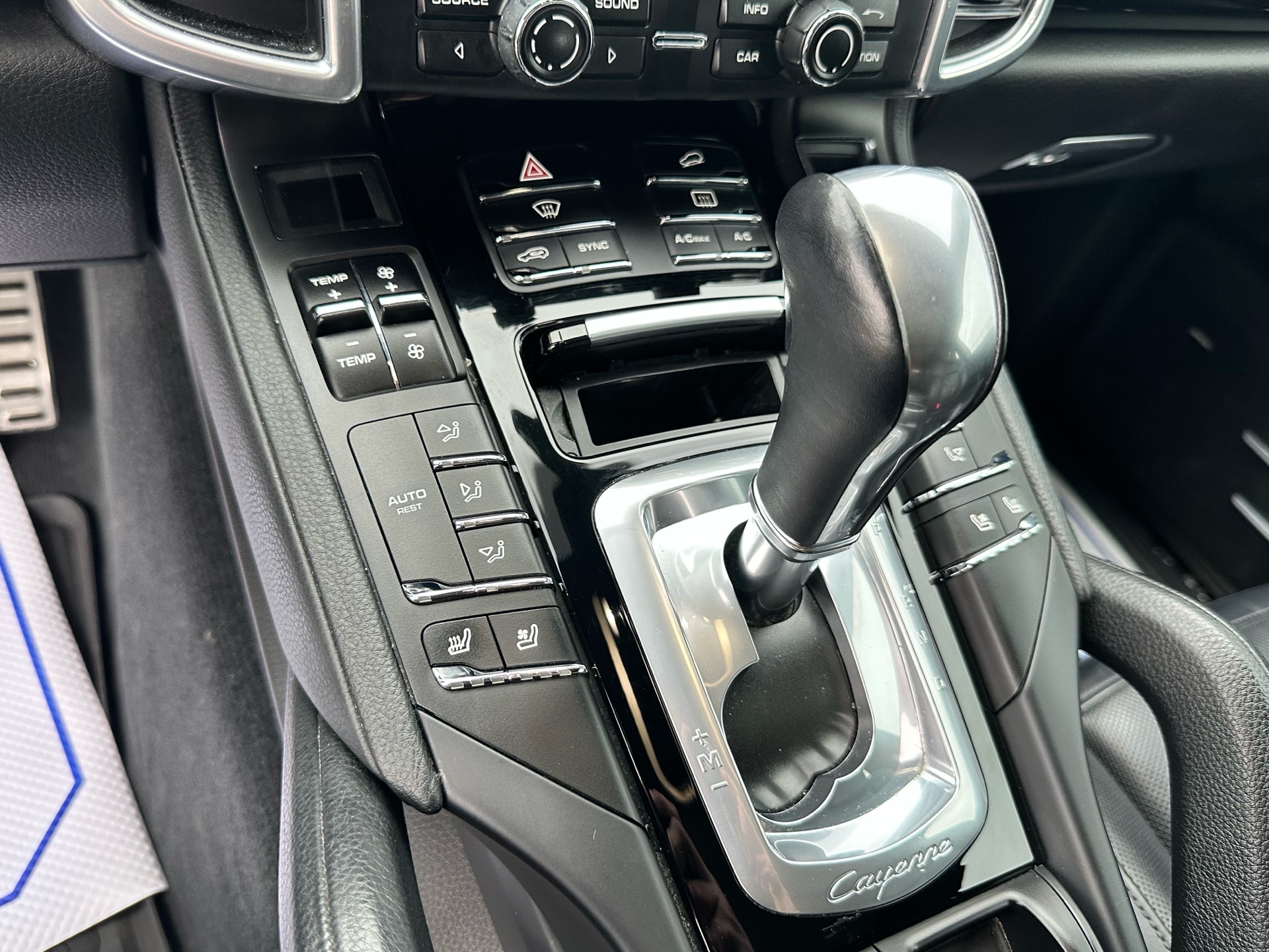 /klautosales/2015-Porsche-Cayenne-3379942755205123.jpg