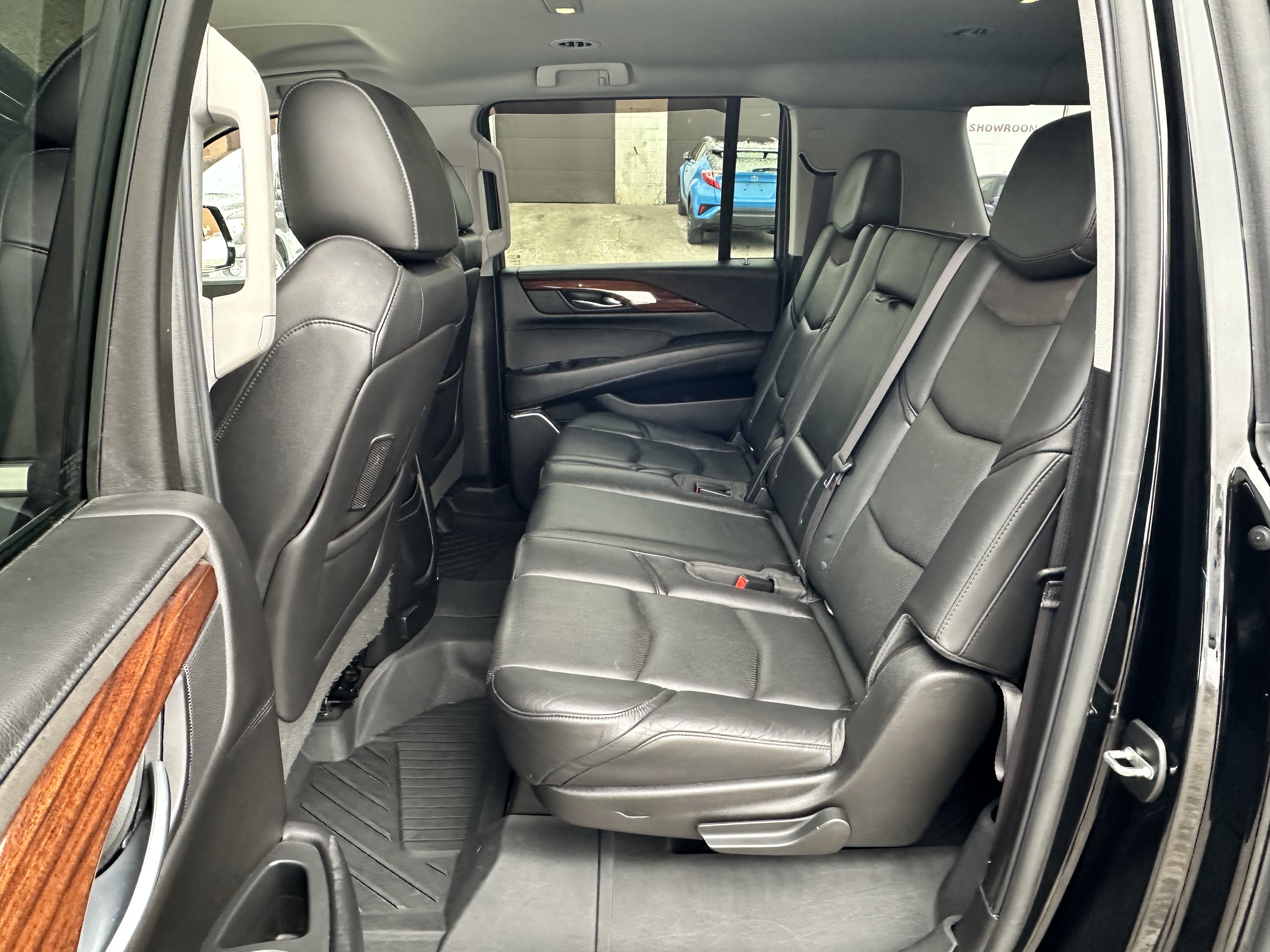 /klautosales/2016-Cadillac-EscaladeESV-6398201513342623.jpg