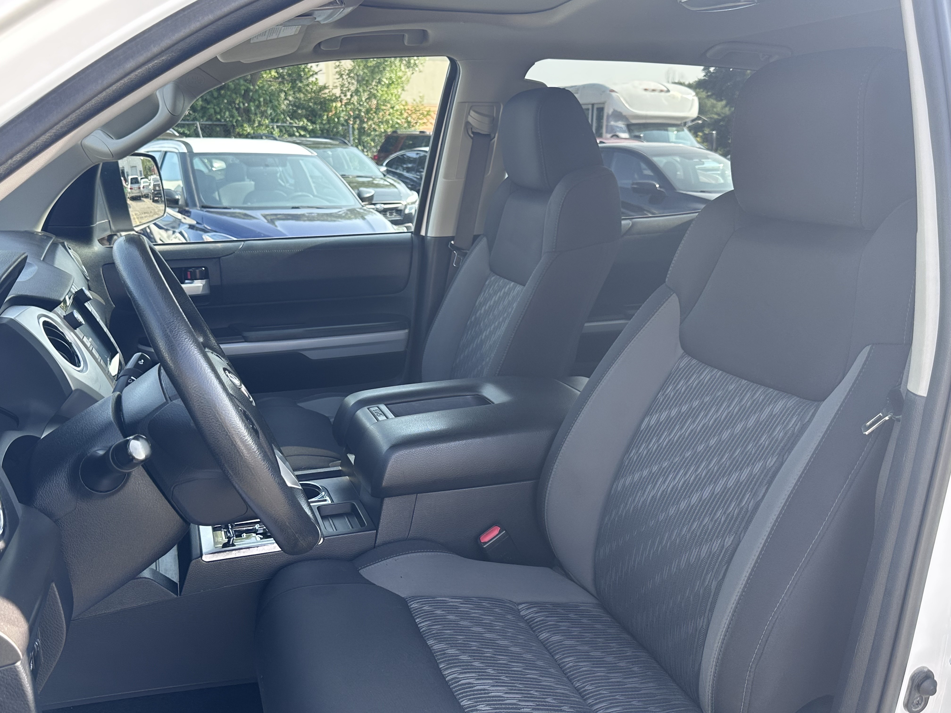 /klautosales/2021-Toyota-Tundra-9263365895945421.jpg