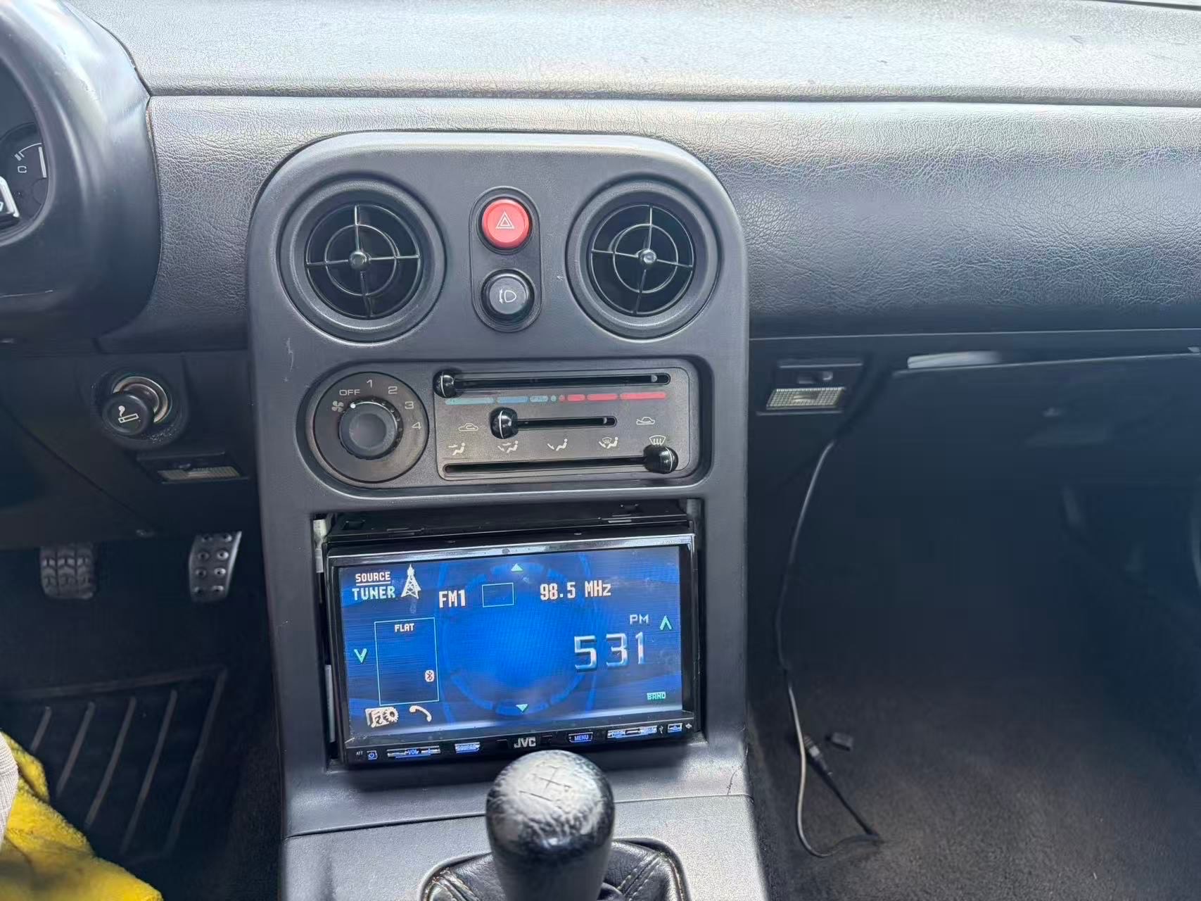 Vehicle photo 13
