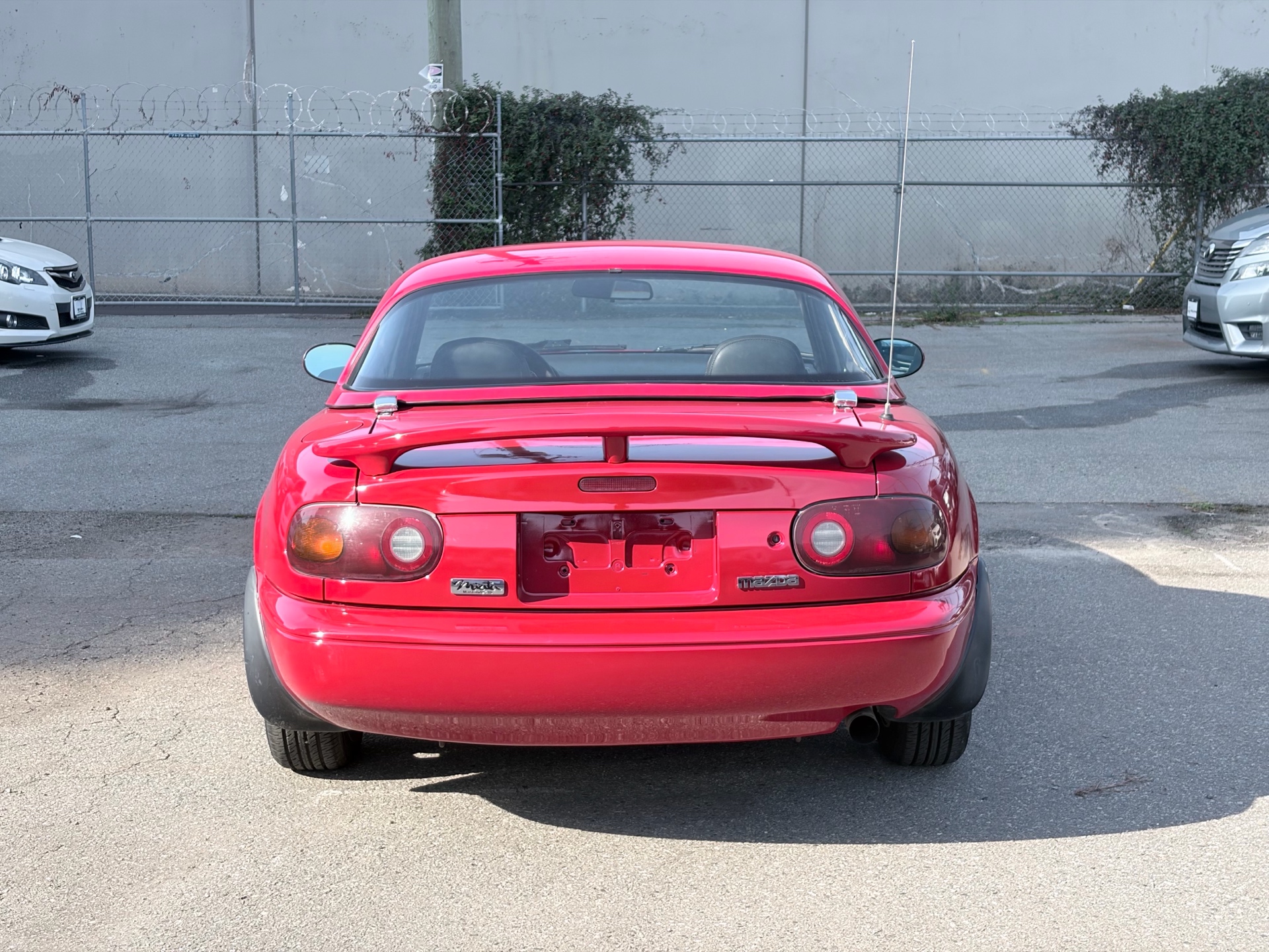 Vehicle photo 6