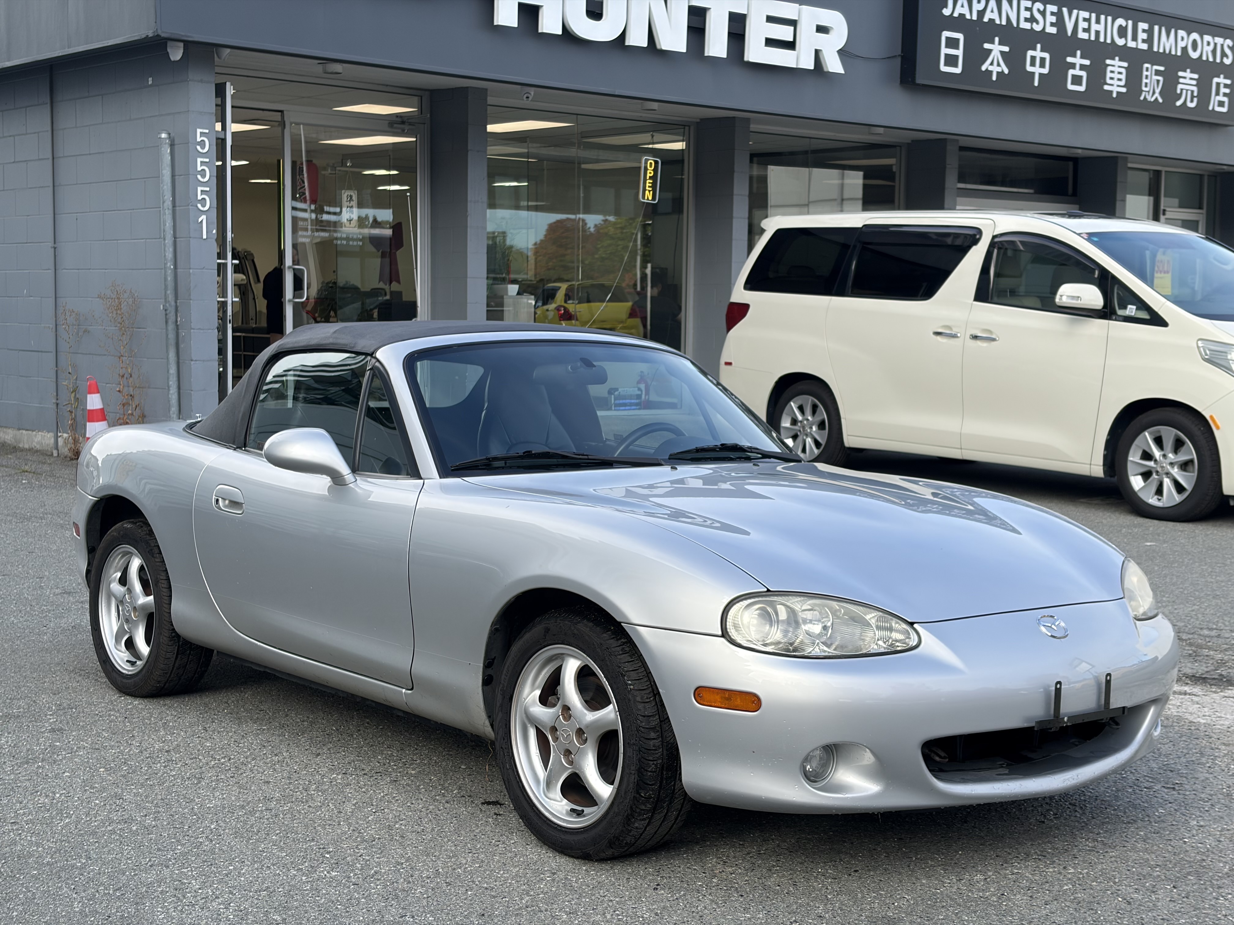 Vehicle photo 2