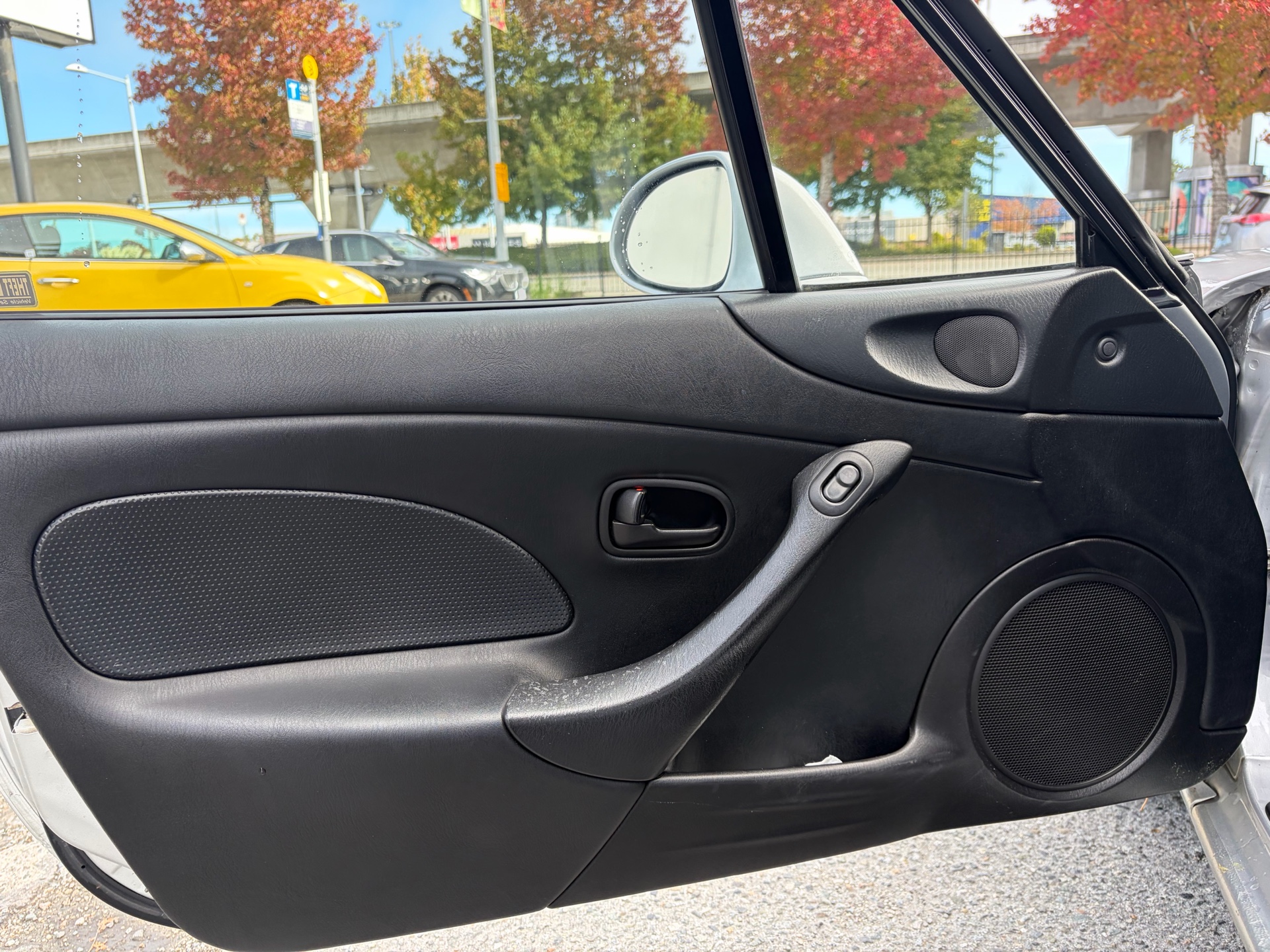 Vehicle photo 10