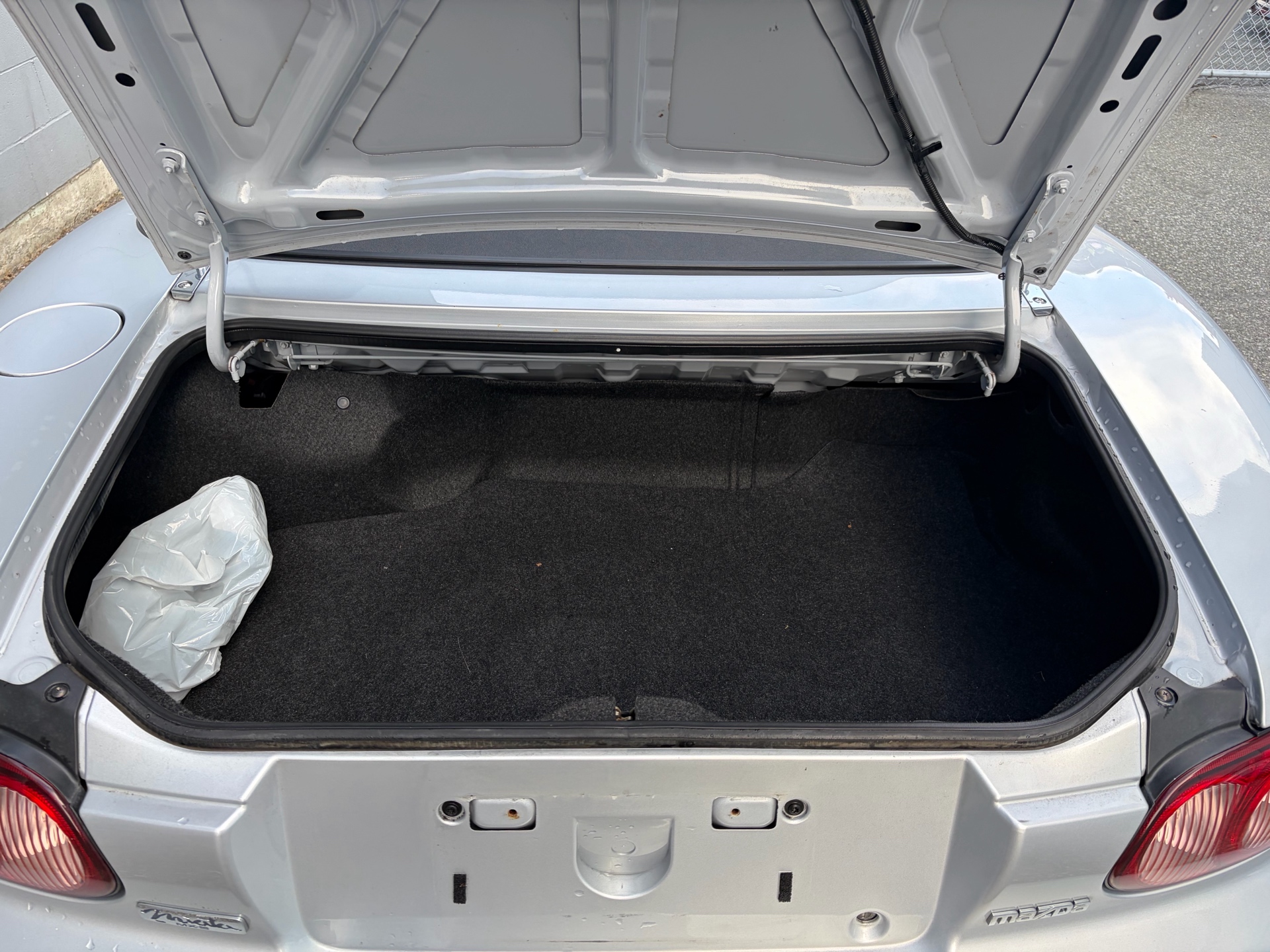 Vehicle photo 14
