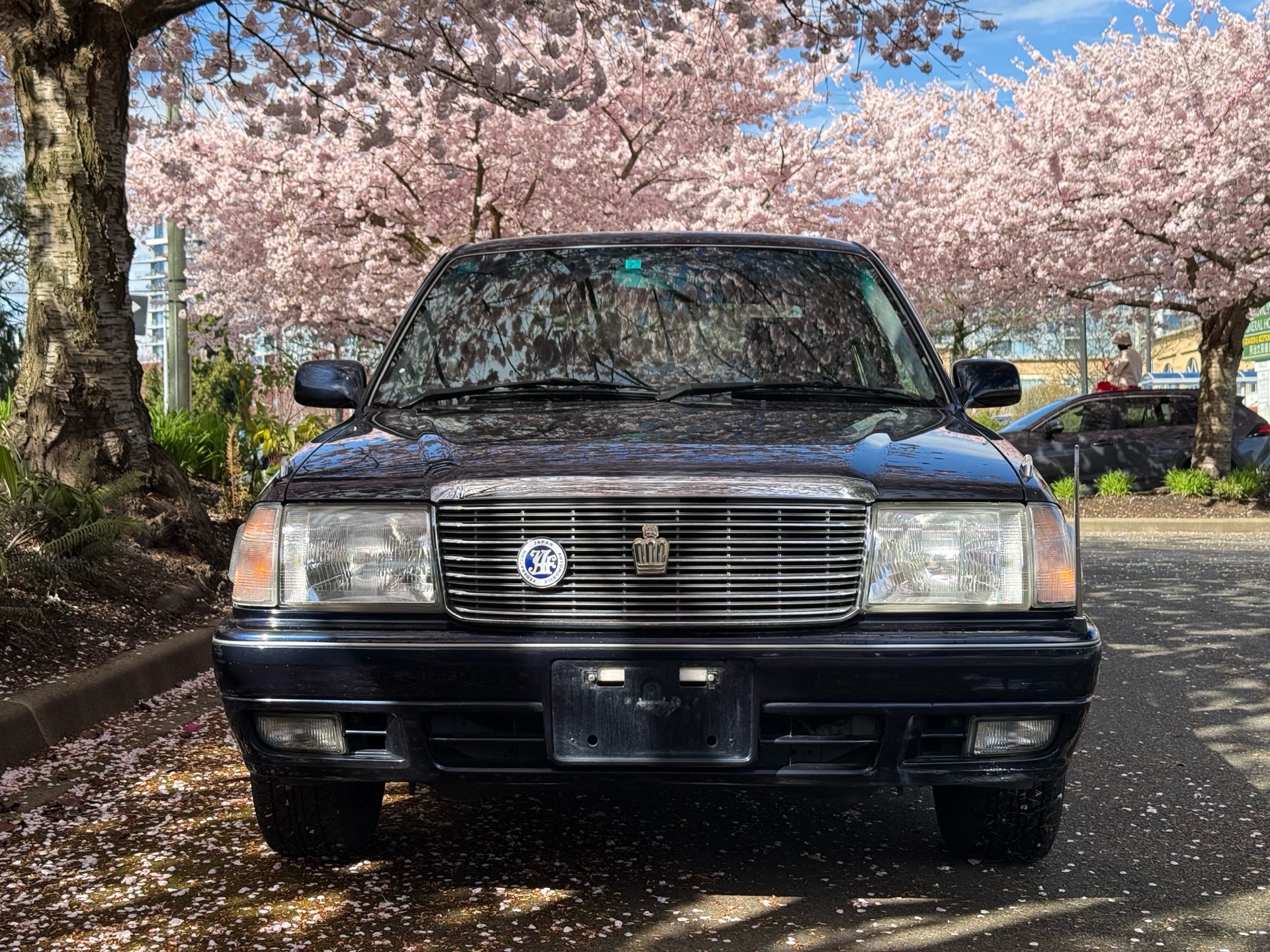 Vehicle photo 2