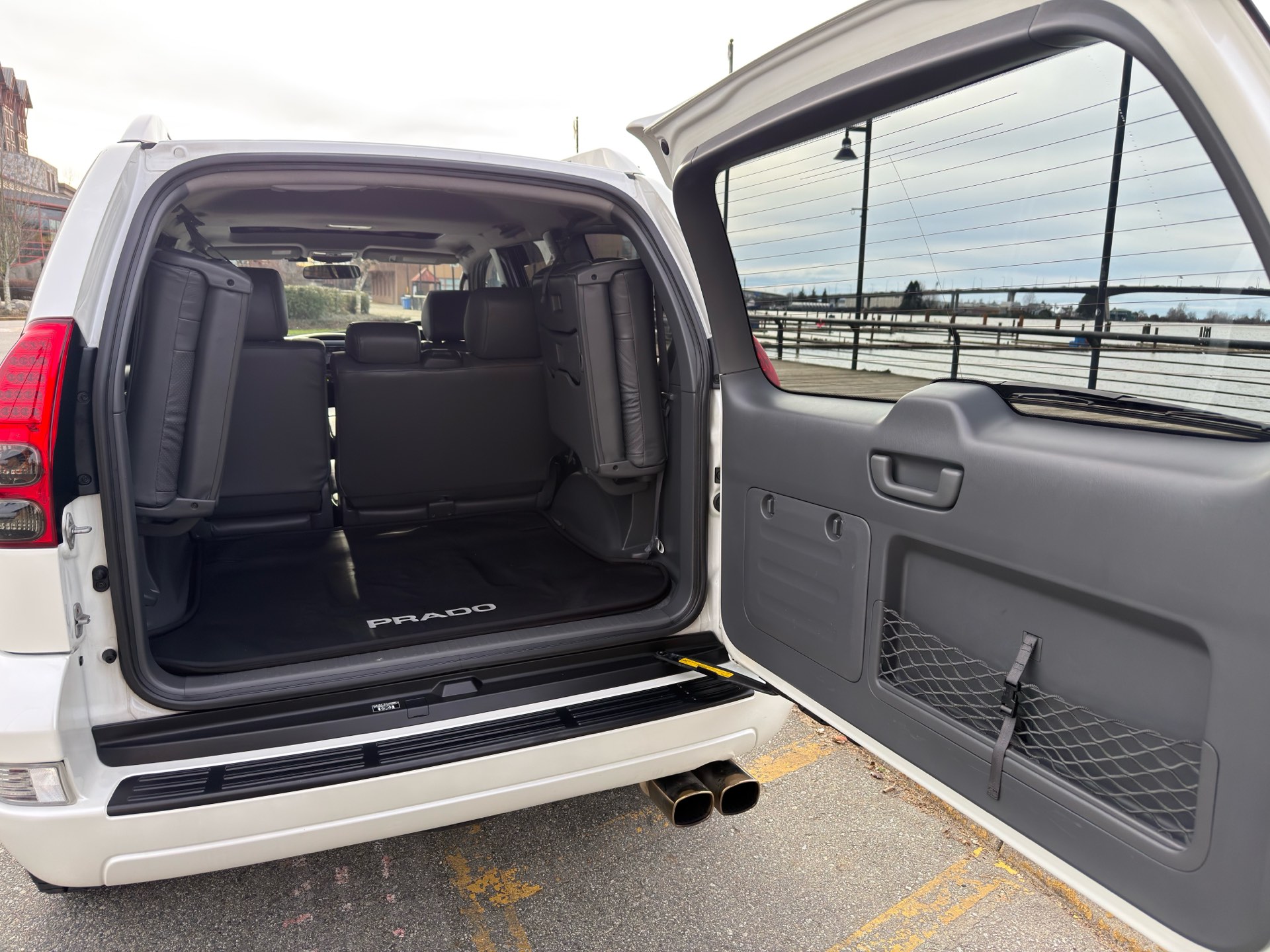 Vehicle photo 16