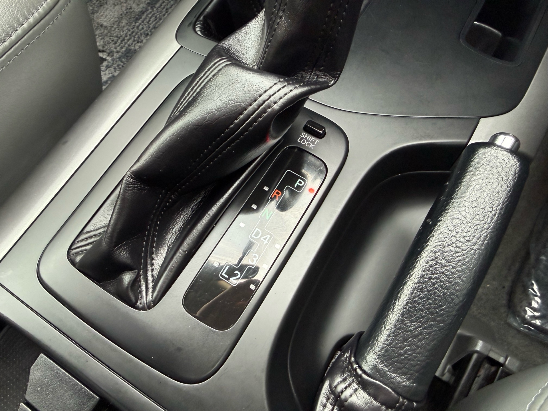 Vehicle photo 9