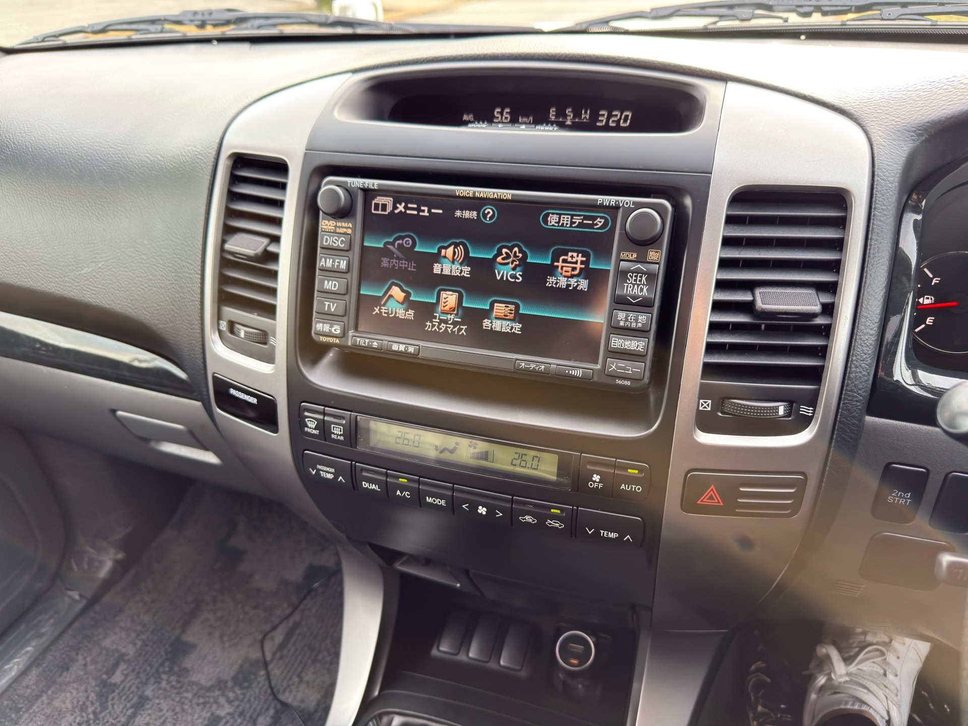 Vehicle photo 8