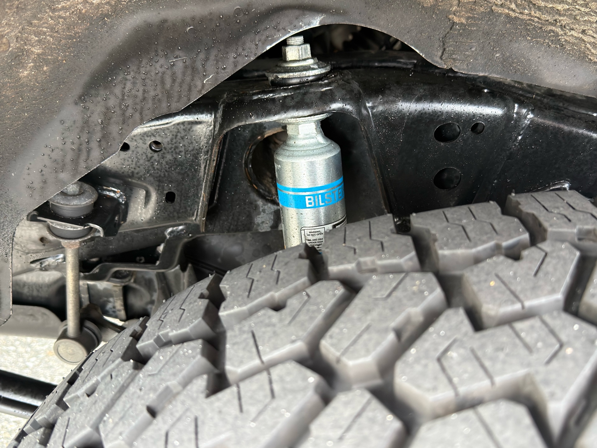 Vehicle photo 19