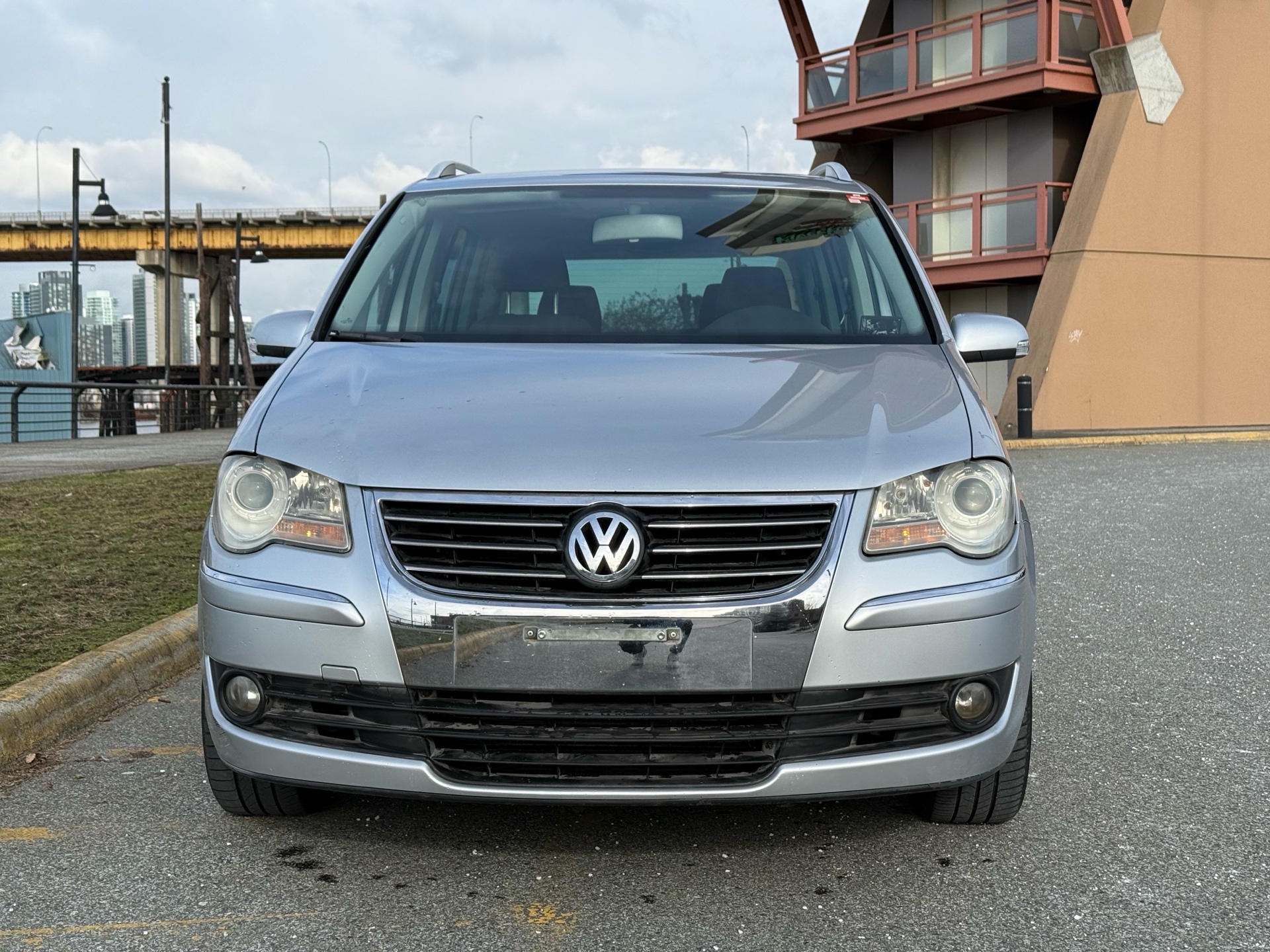 Vehicle photo 2