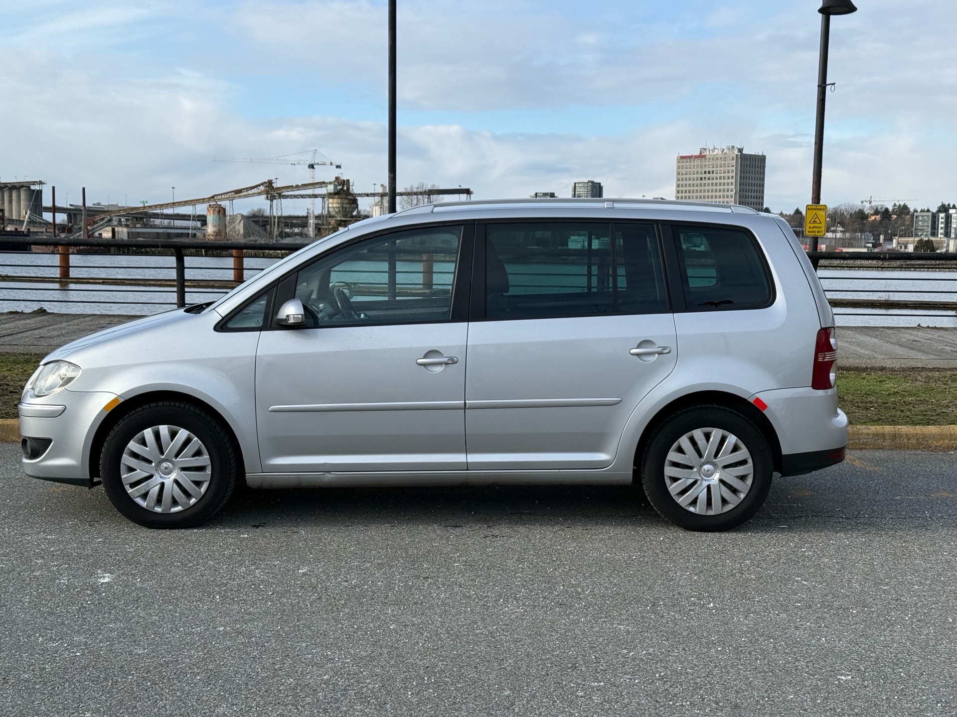 Vehicle photo 3
