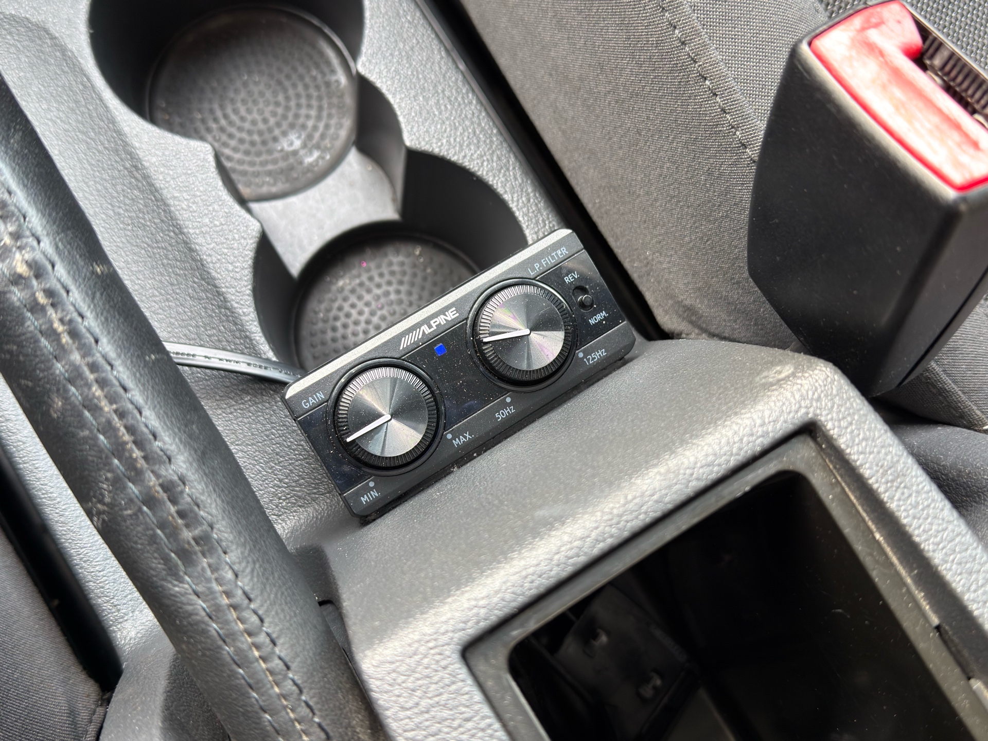 Vehicle photo 14