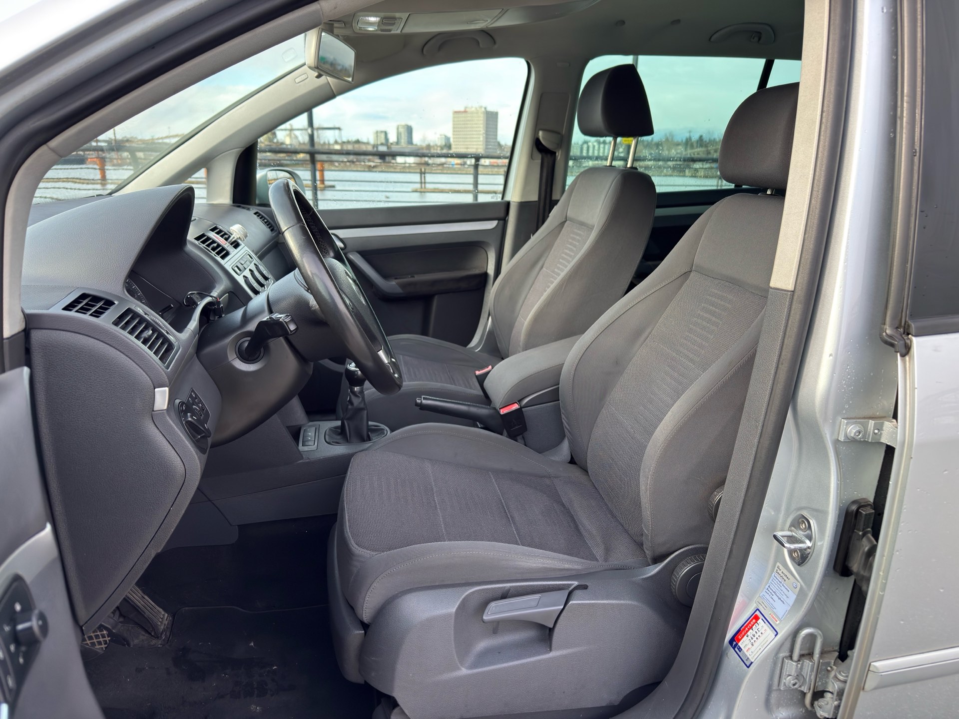 Vehicle photo 15