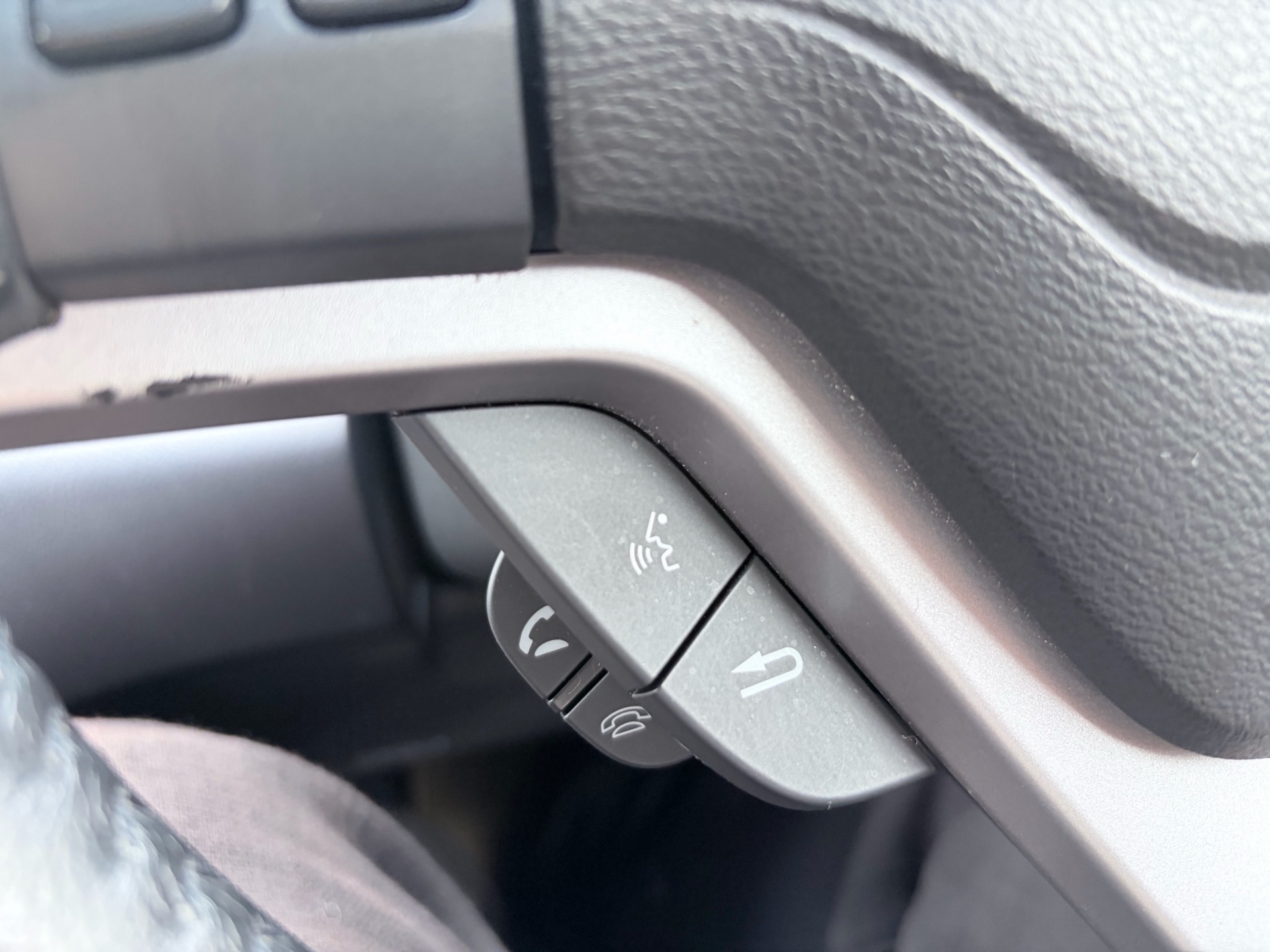 Vehicle photo 14