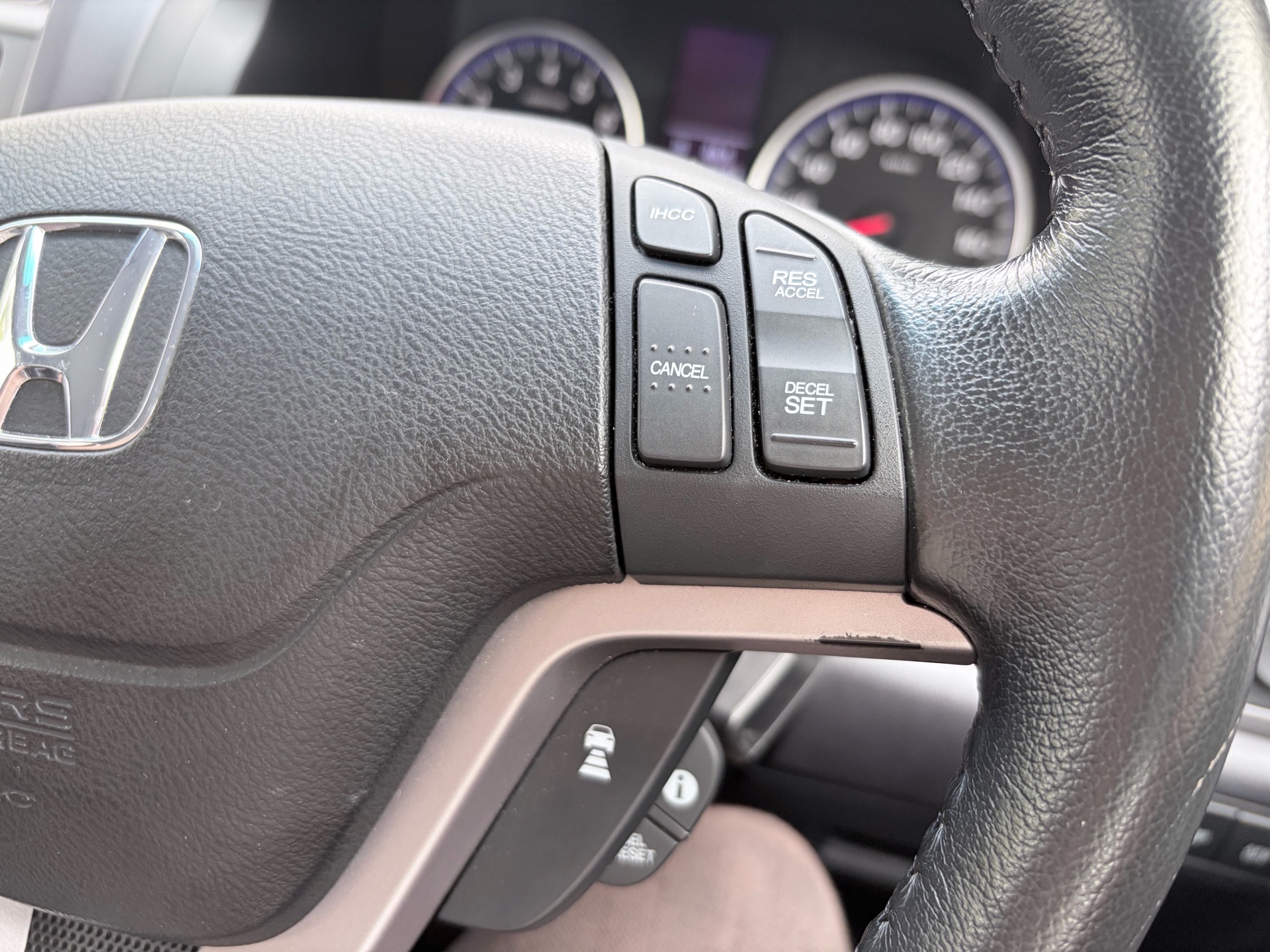 Vehicle photo 12