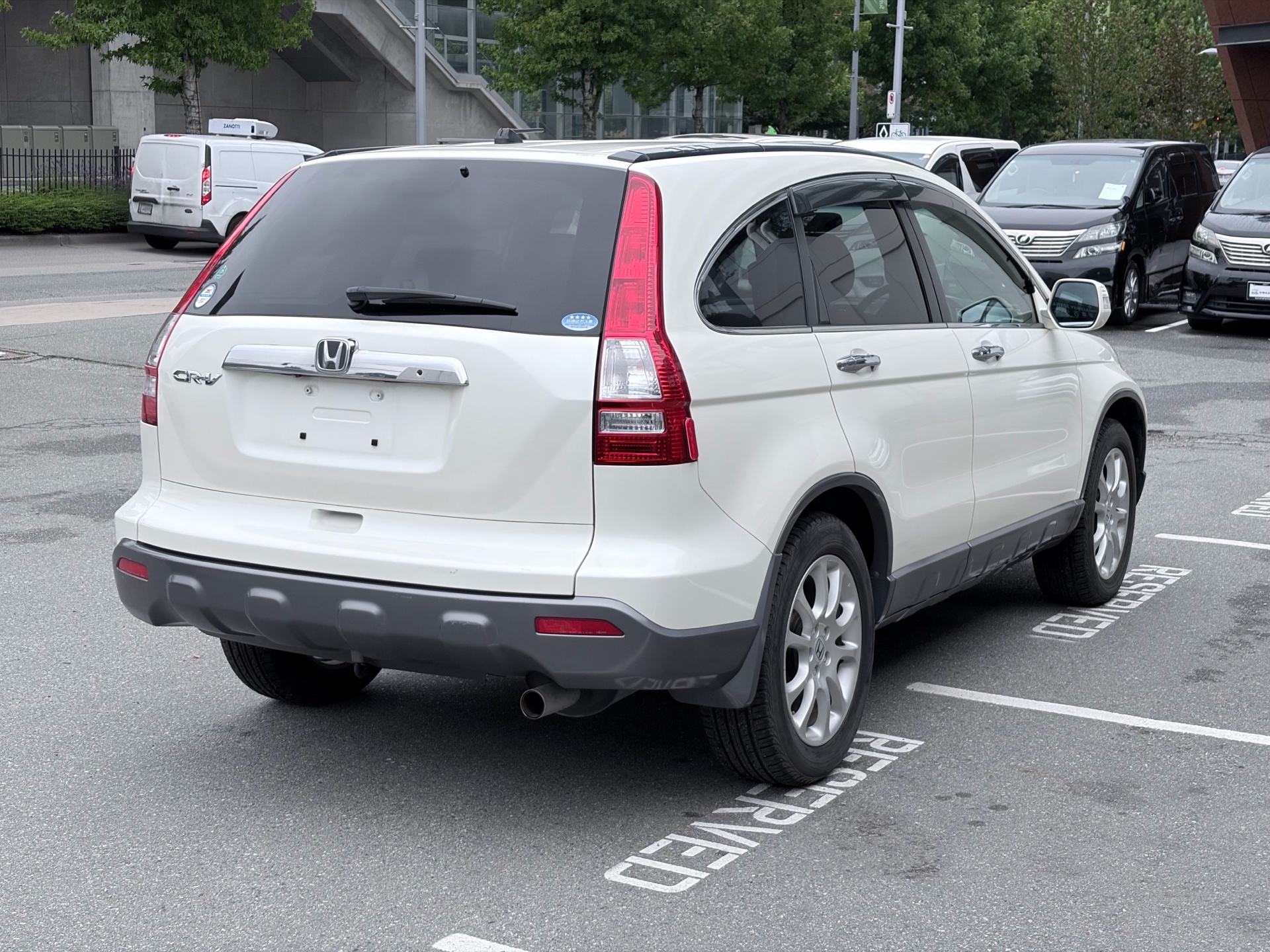 Vehicle photo 4