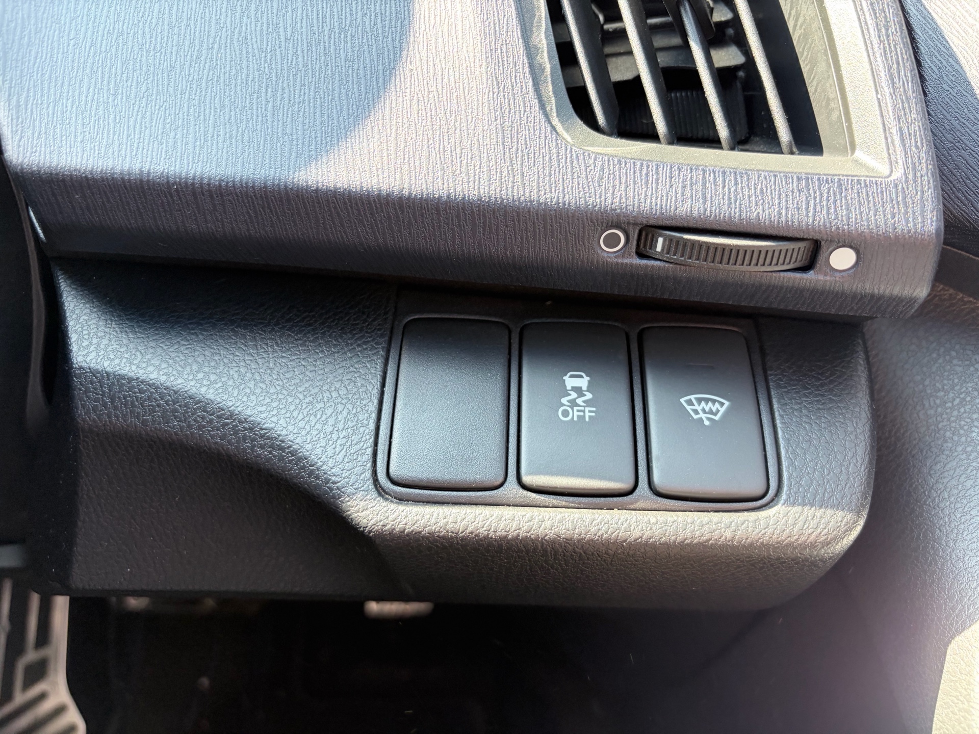 Vehicle photo 13