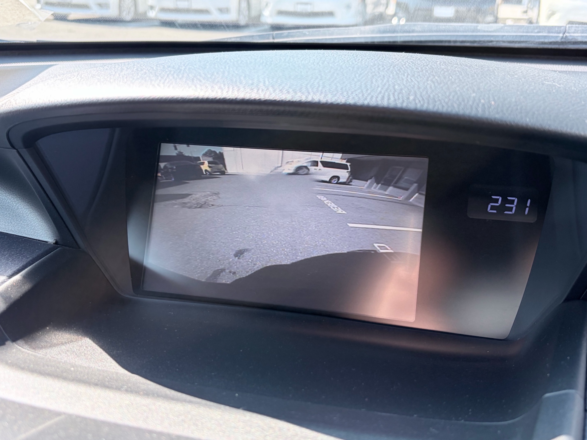 Vehicle photo 12