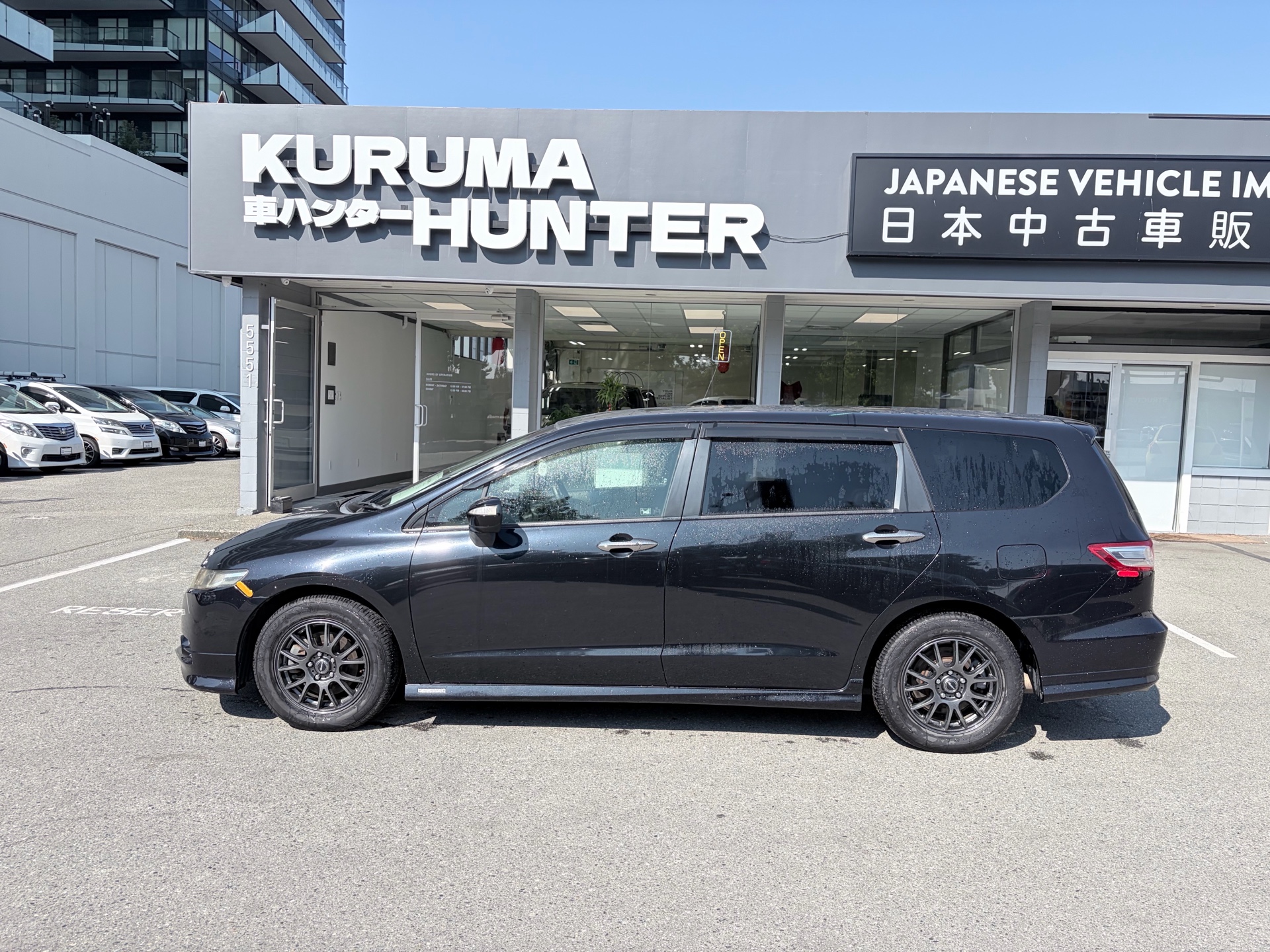 Vehicle photo 4
