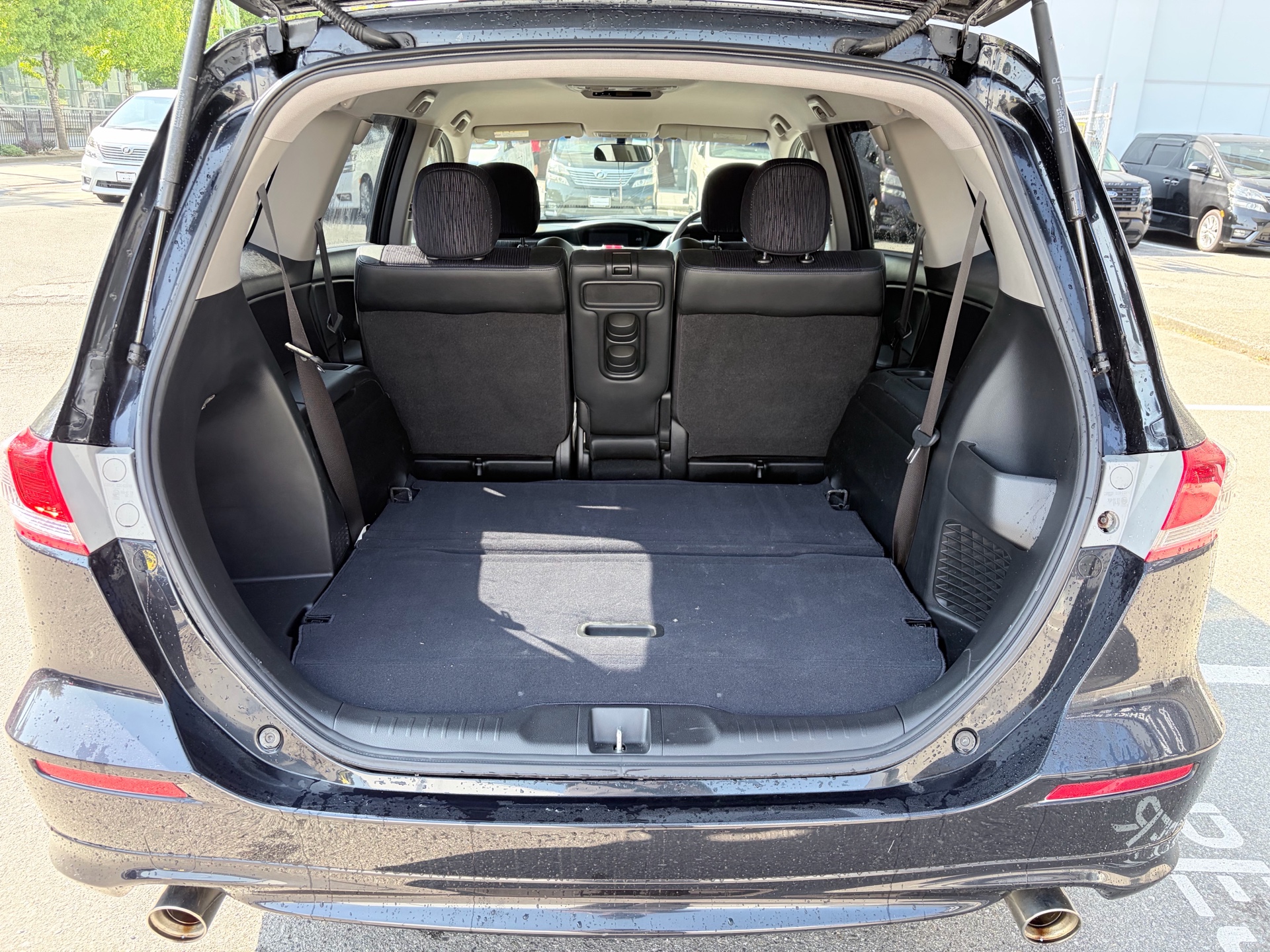 Vehicle photo 18