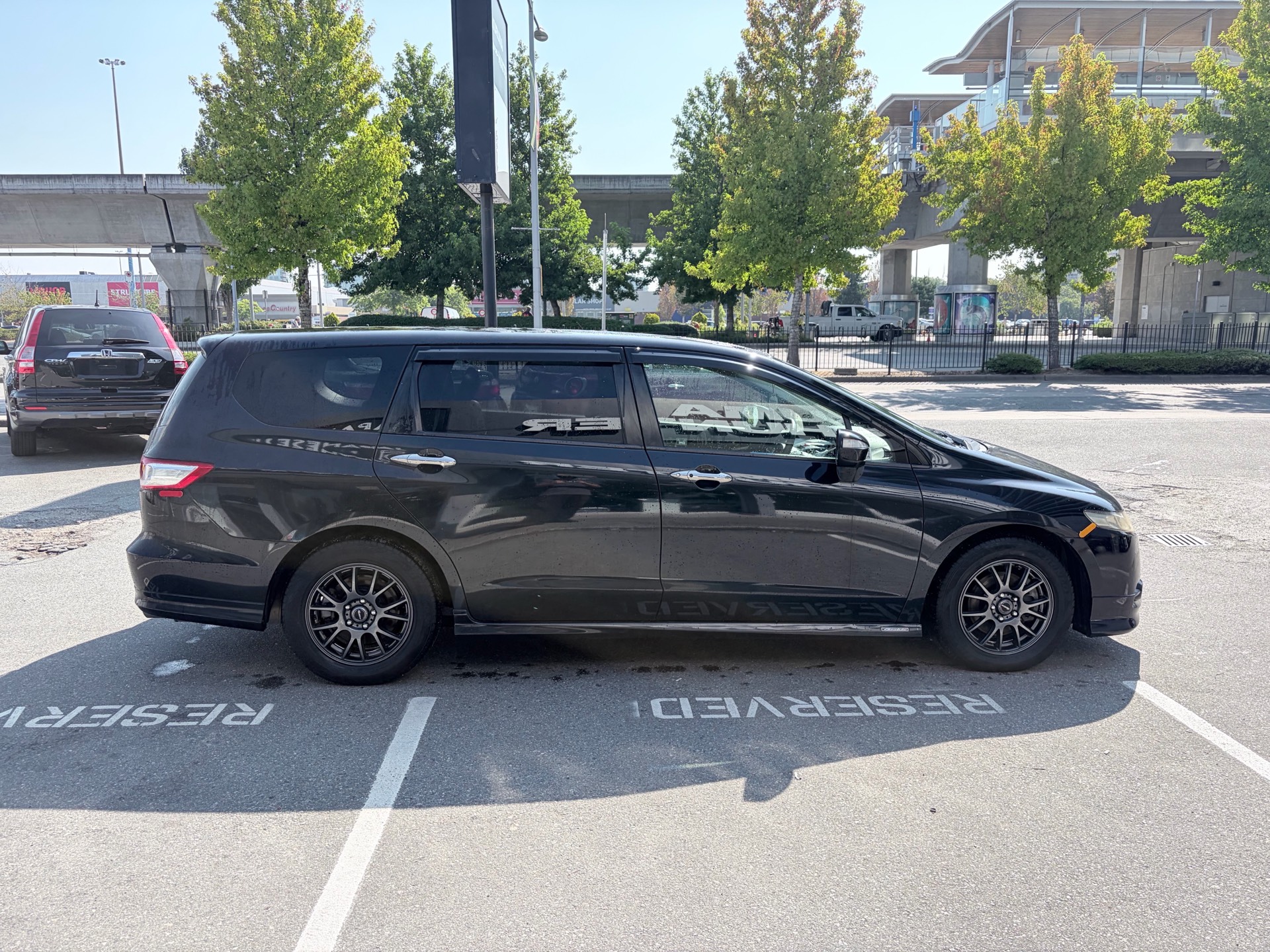 Vehicle photo 8