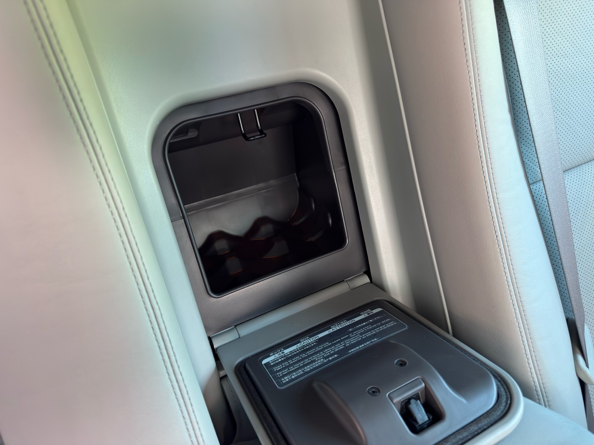 Vehicle photo 16