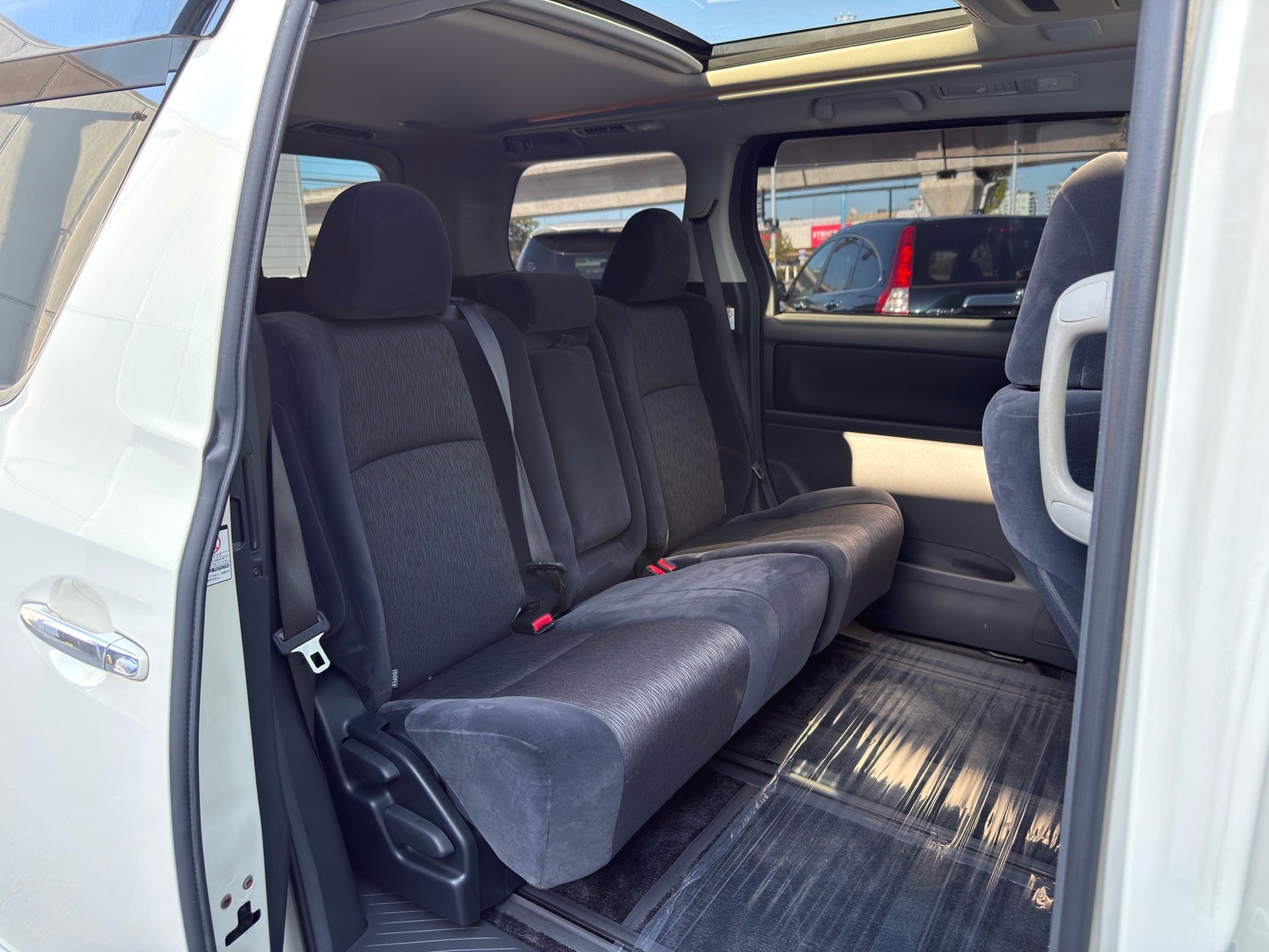 Vehicle photo 8