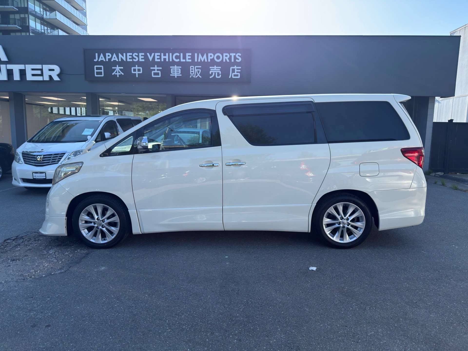 Vehicle photo 3