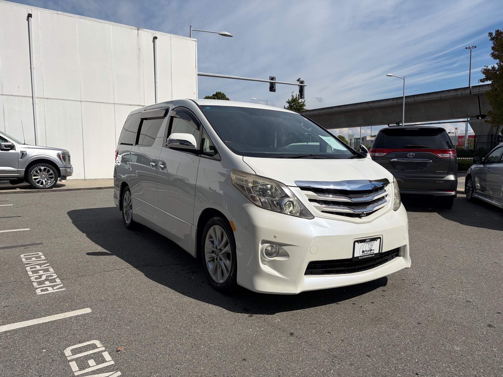 Vehicle photo 3