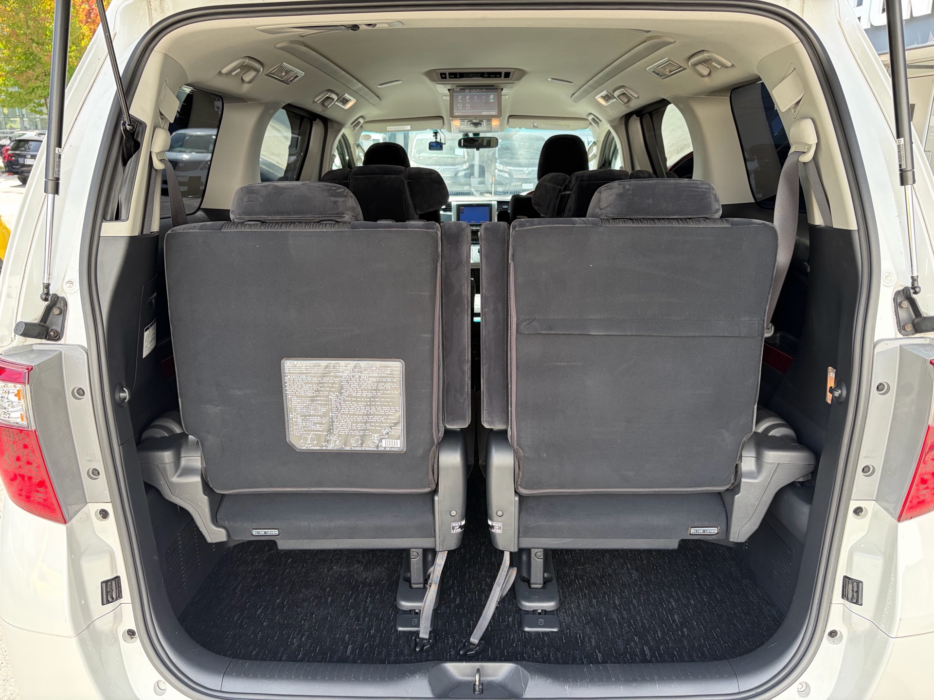 Vehicle photo 20