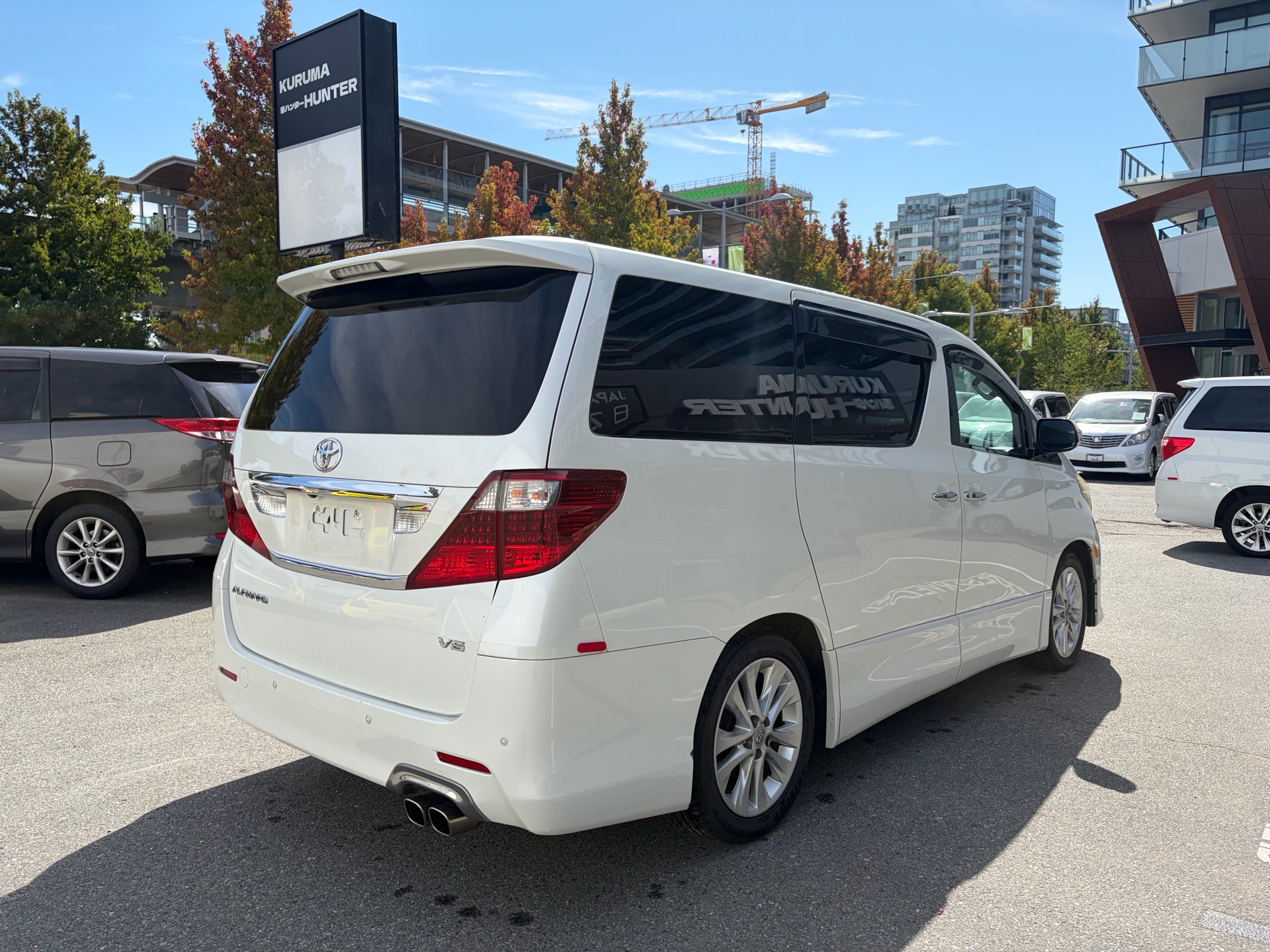 Vehicle photo 8