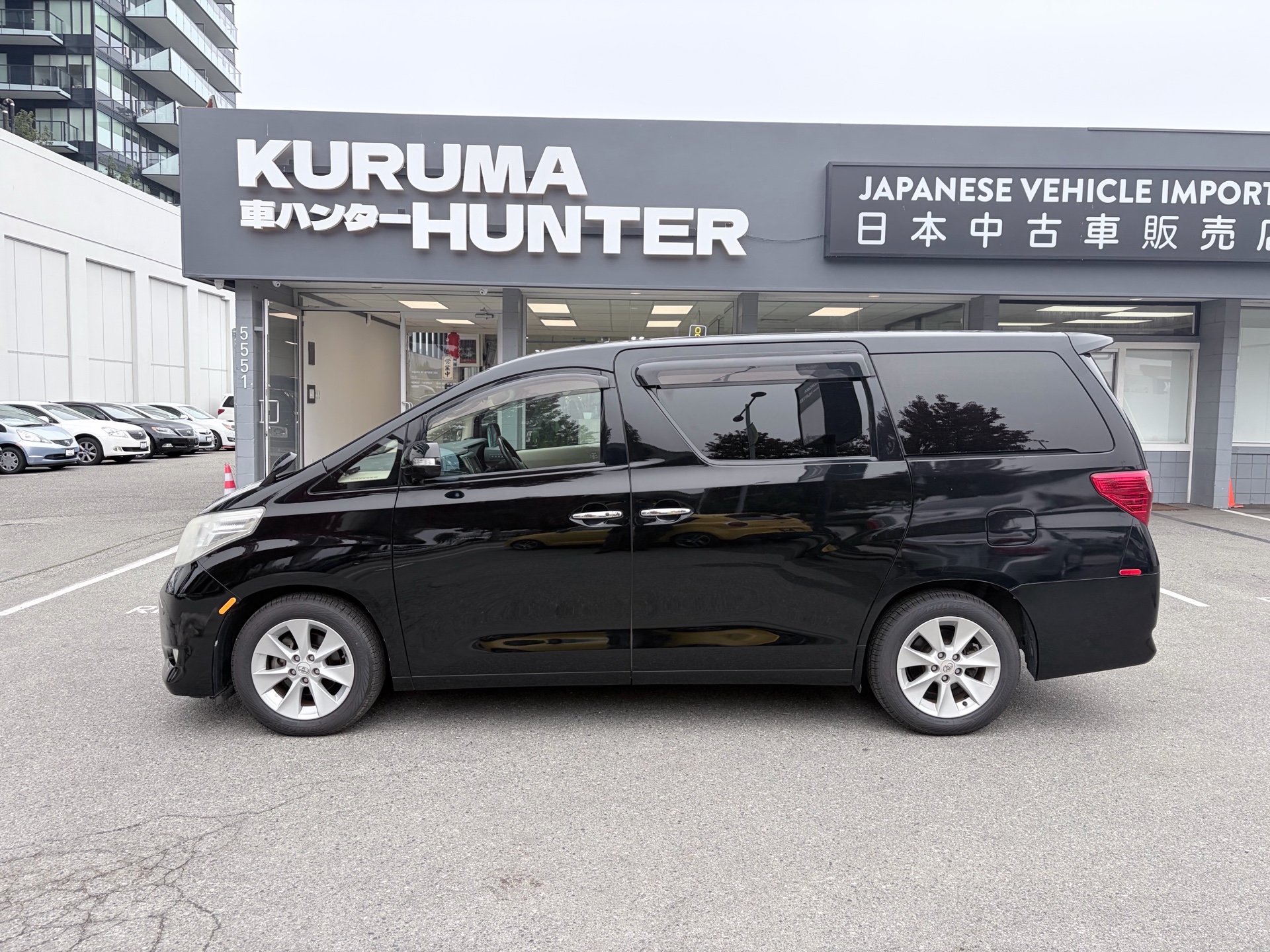 Vehicle photo 4