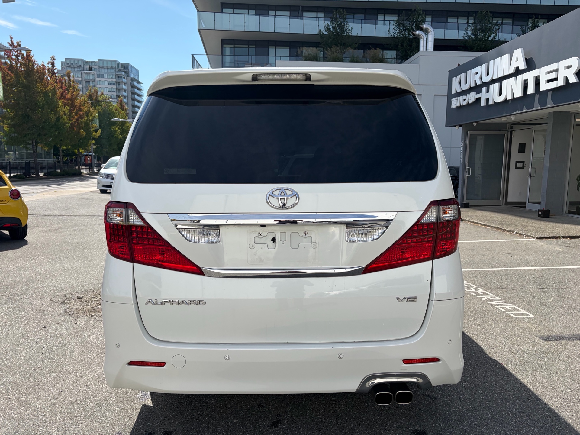 Vehicle photo 7