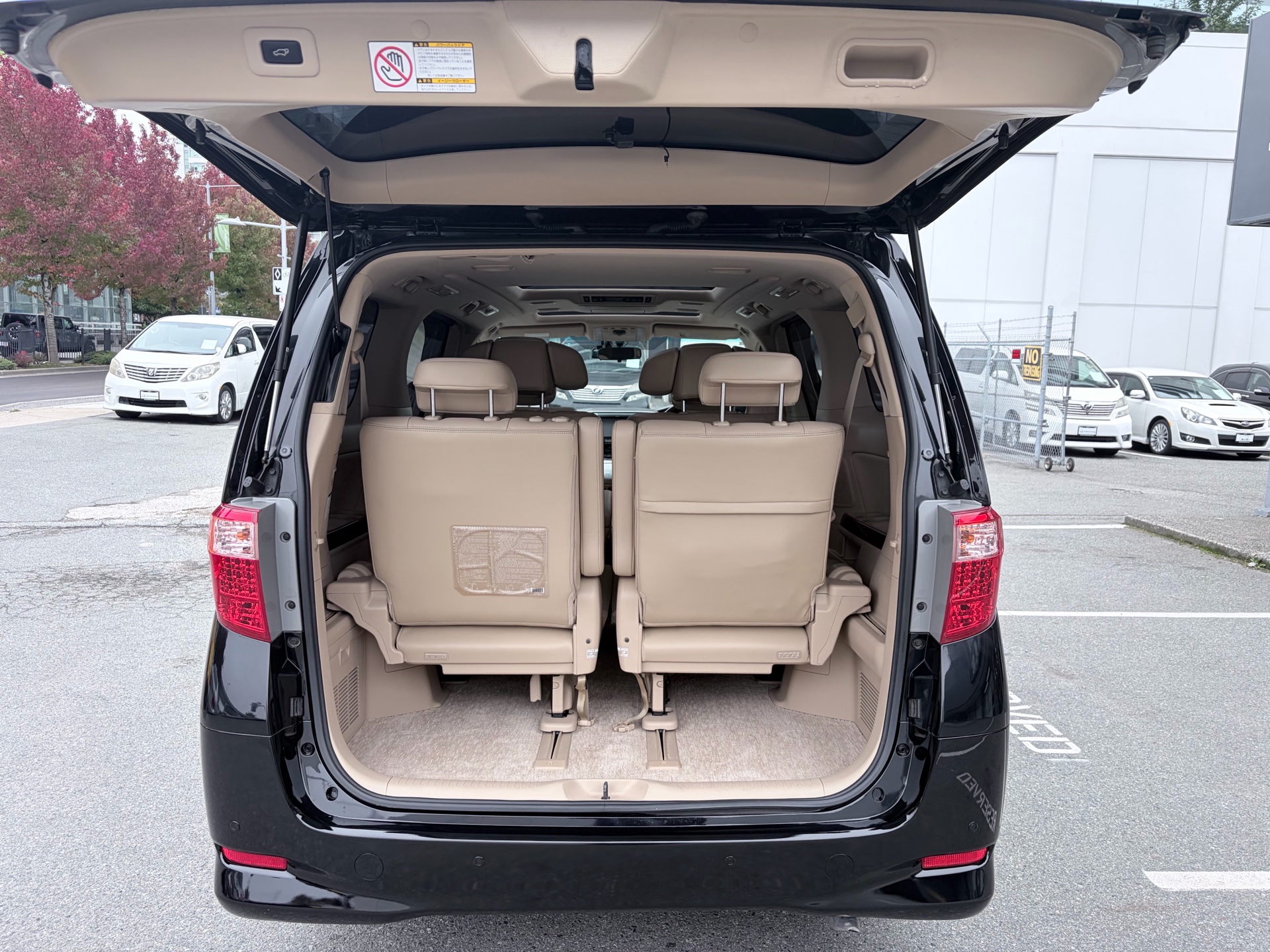 Vehicle photo 19