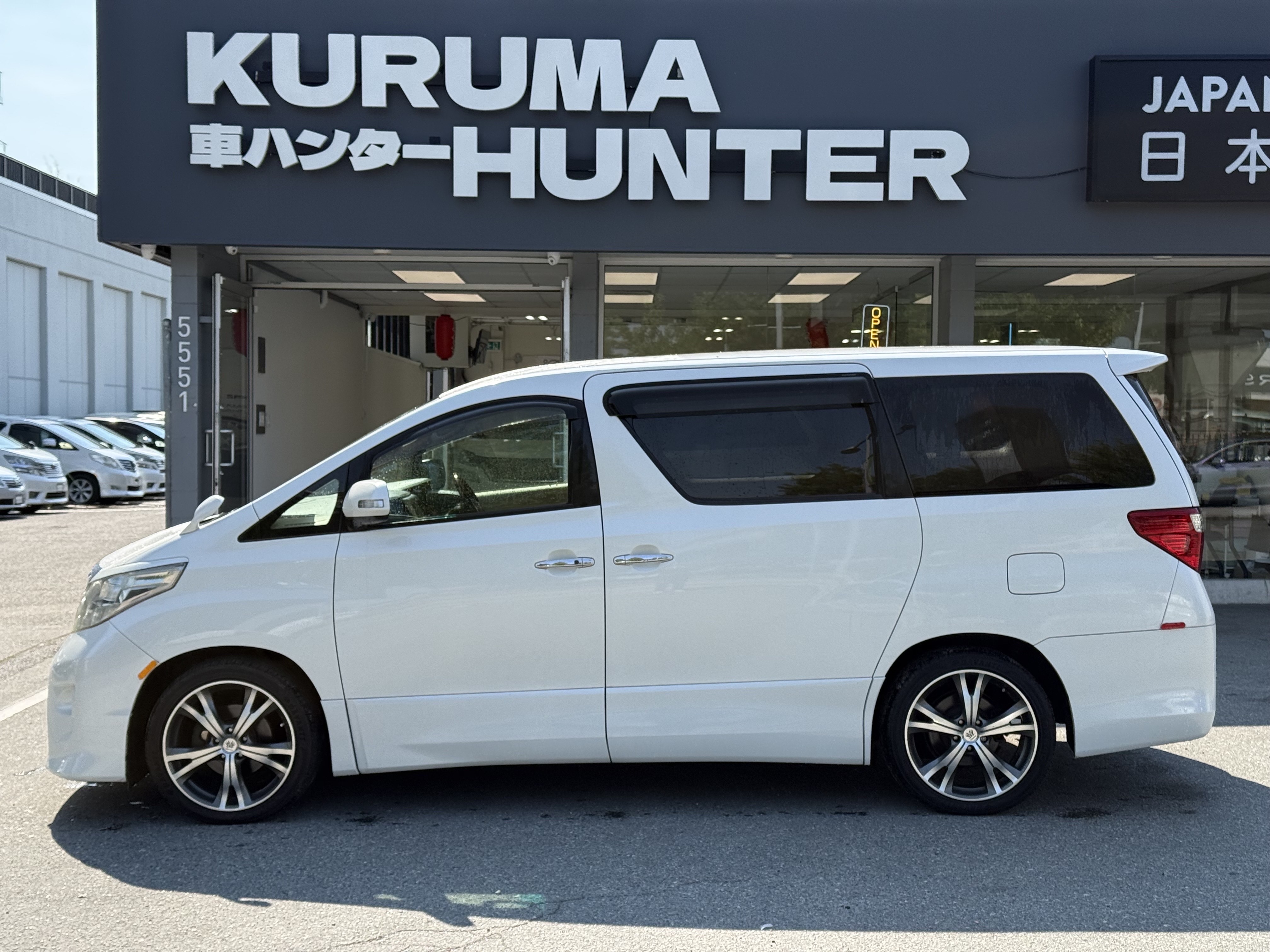 Vehicle photo 3