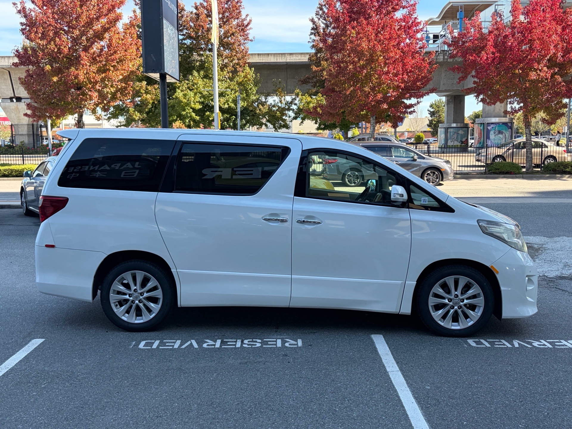 Vehicle photo 6