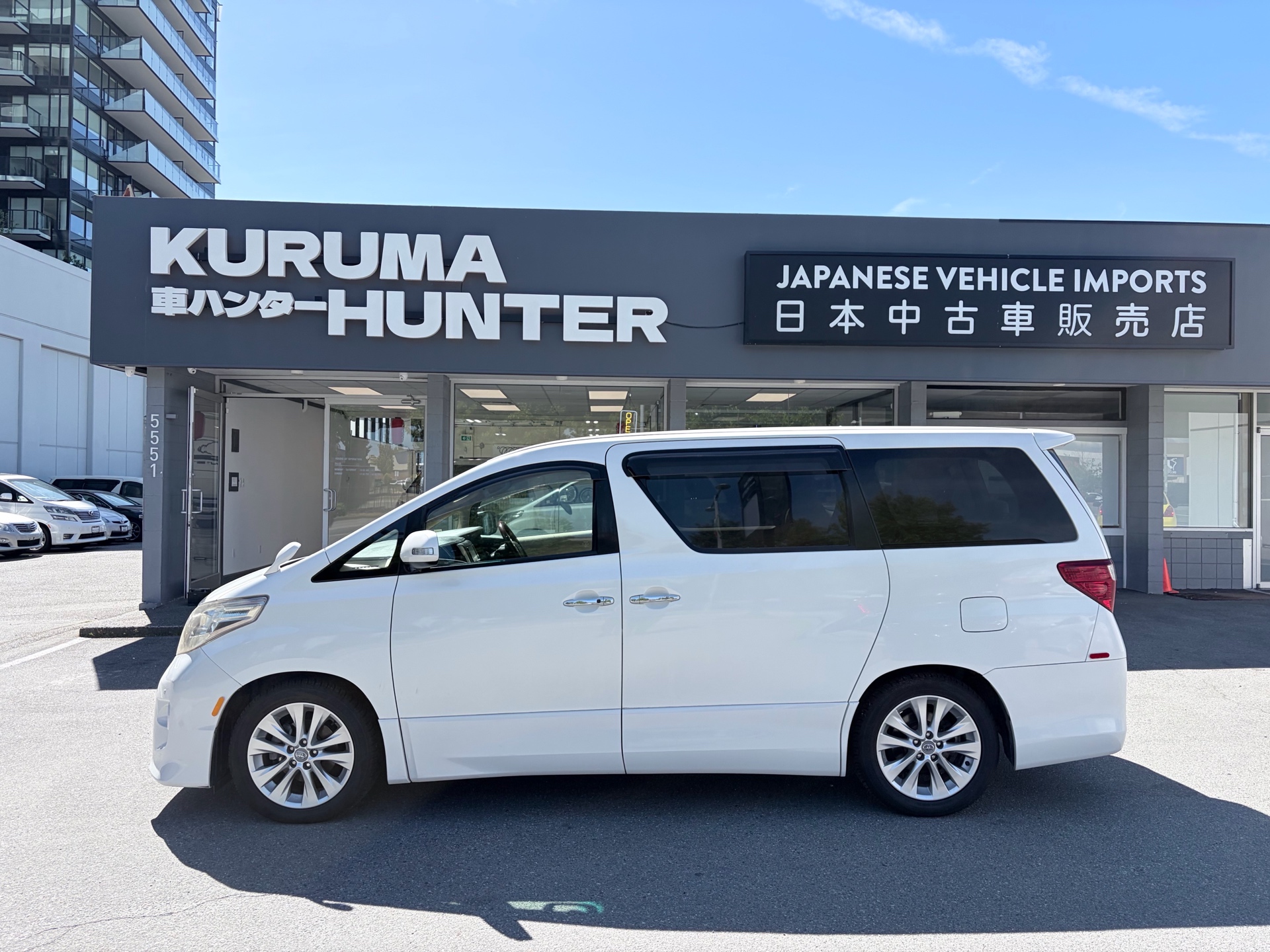 Vehicle photo 4