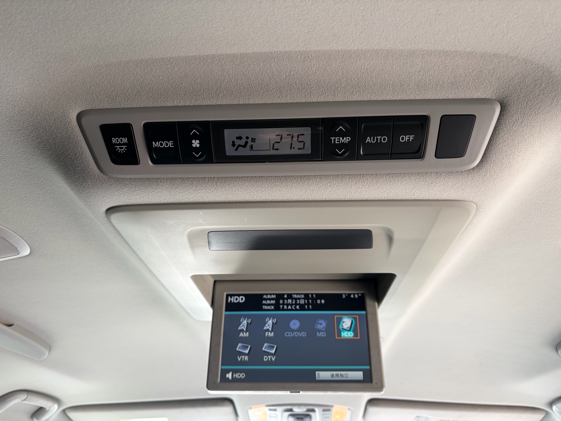 Vehicle photo 18